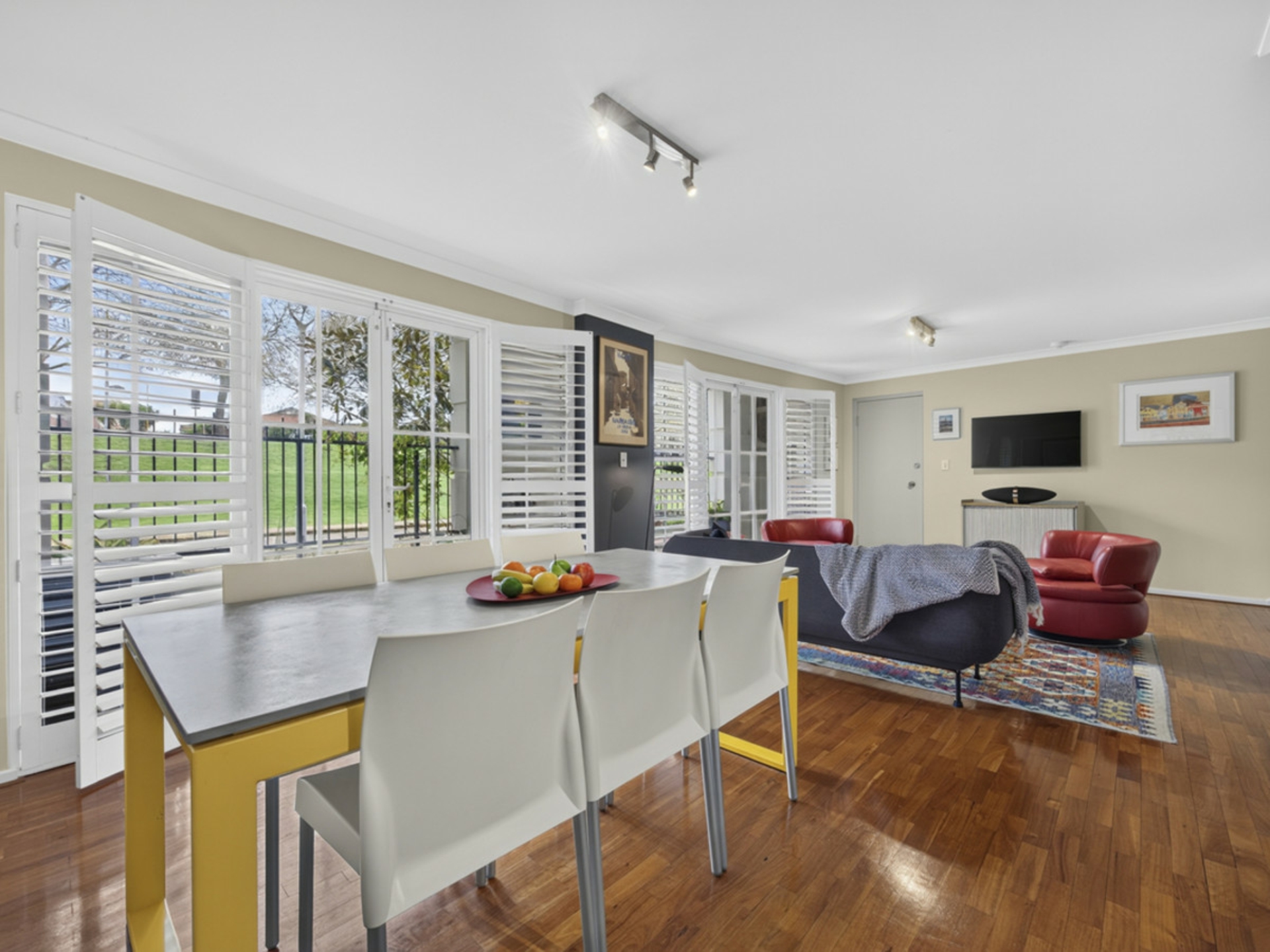 4/32 Eastbrook Terrace — photo 4 of 30