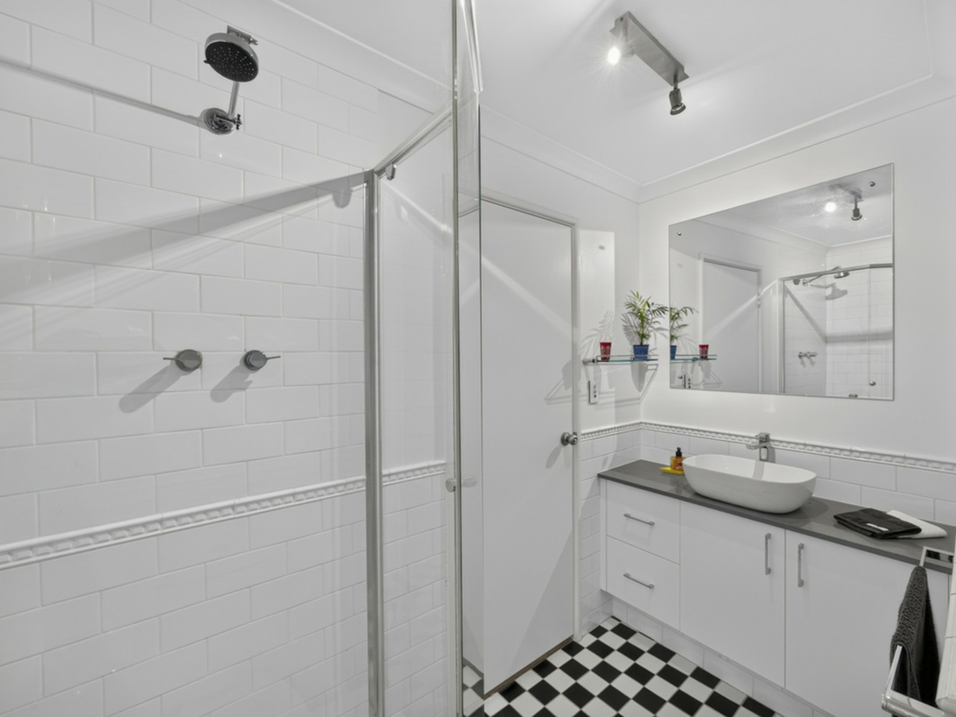 4/32 Eastbrook Terrace — photo 7 of 30