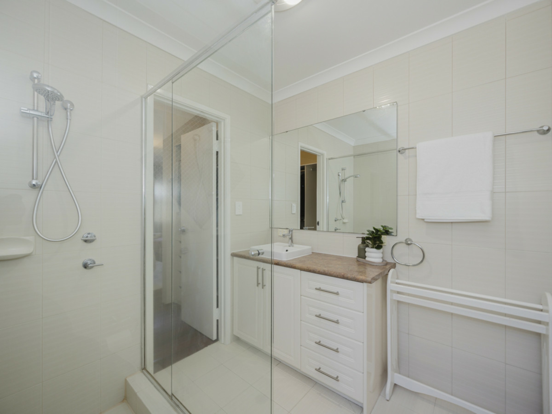 17 Vulcan Place — photo 8 of 30