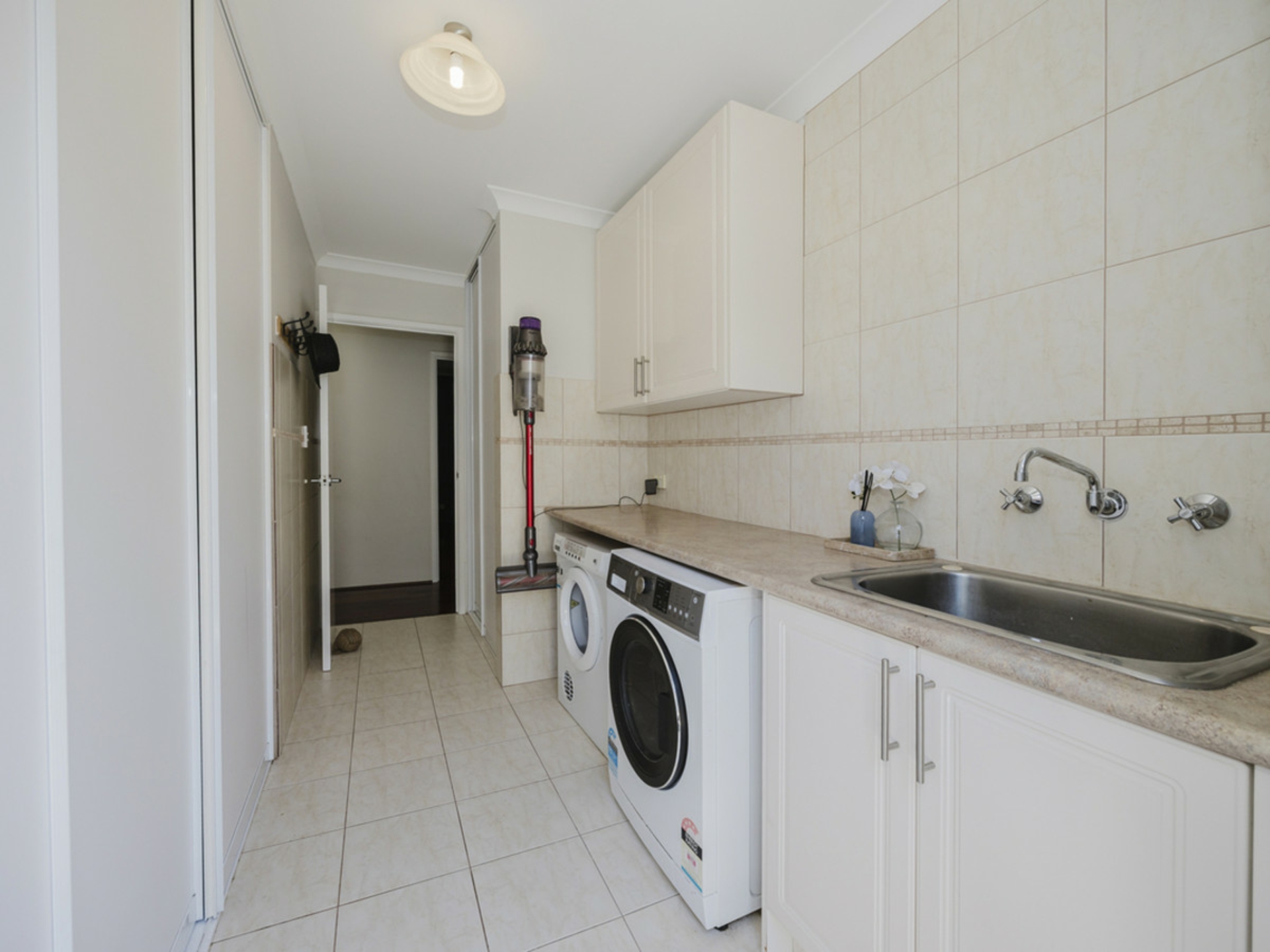 17 Vulcan Place — photo 10 of 30