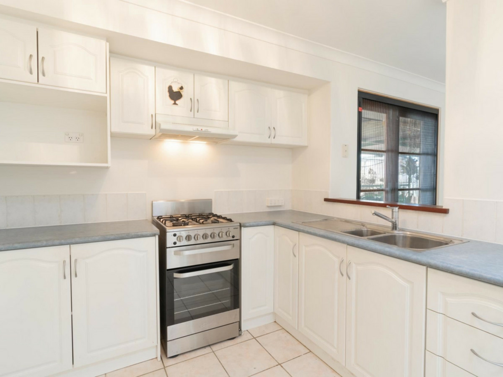32 Waterton Way — photo 5 of 16
