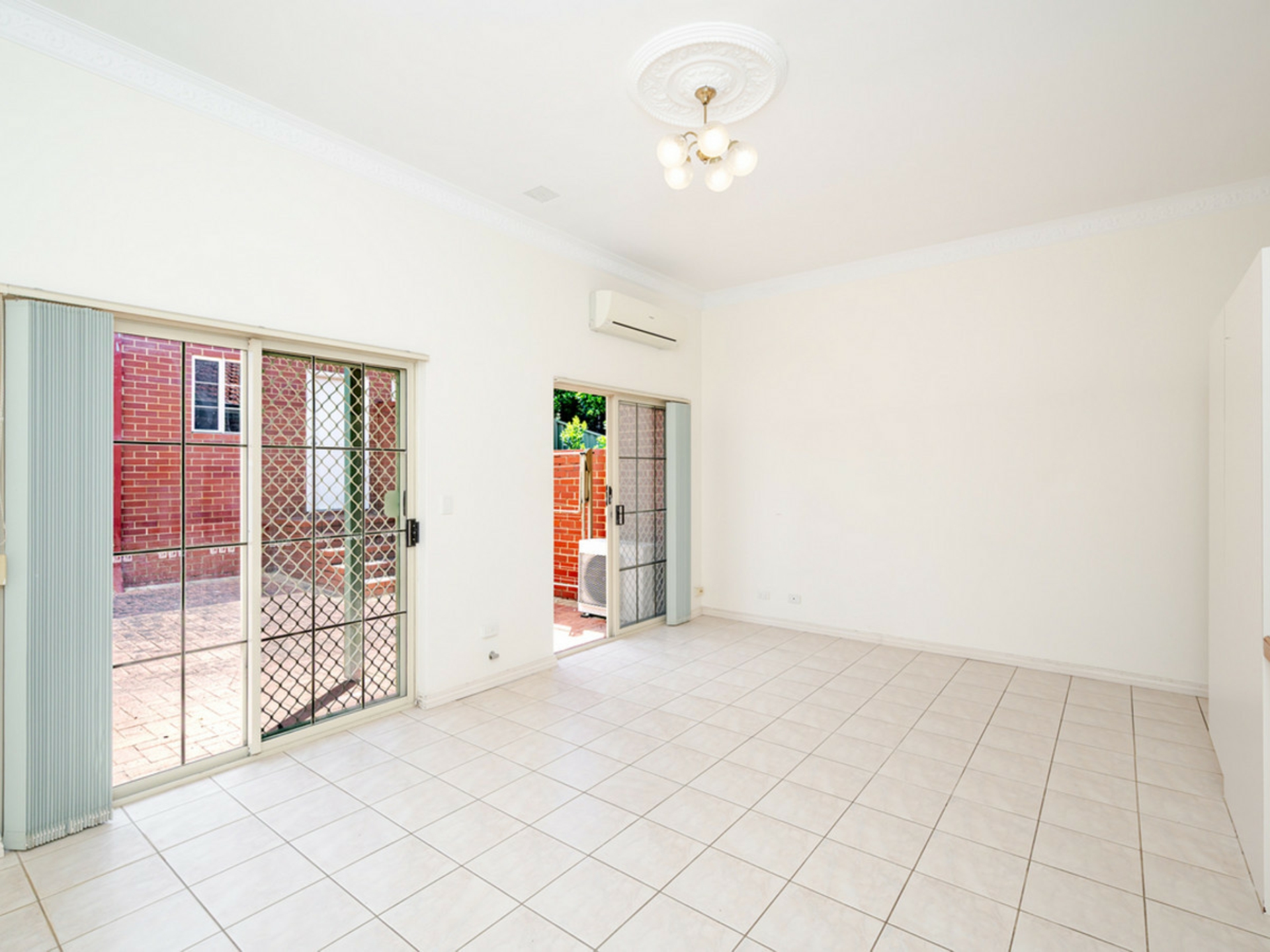 50B Elizabeth Street — photo 10 of 30