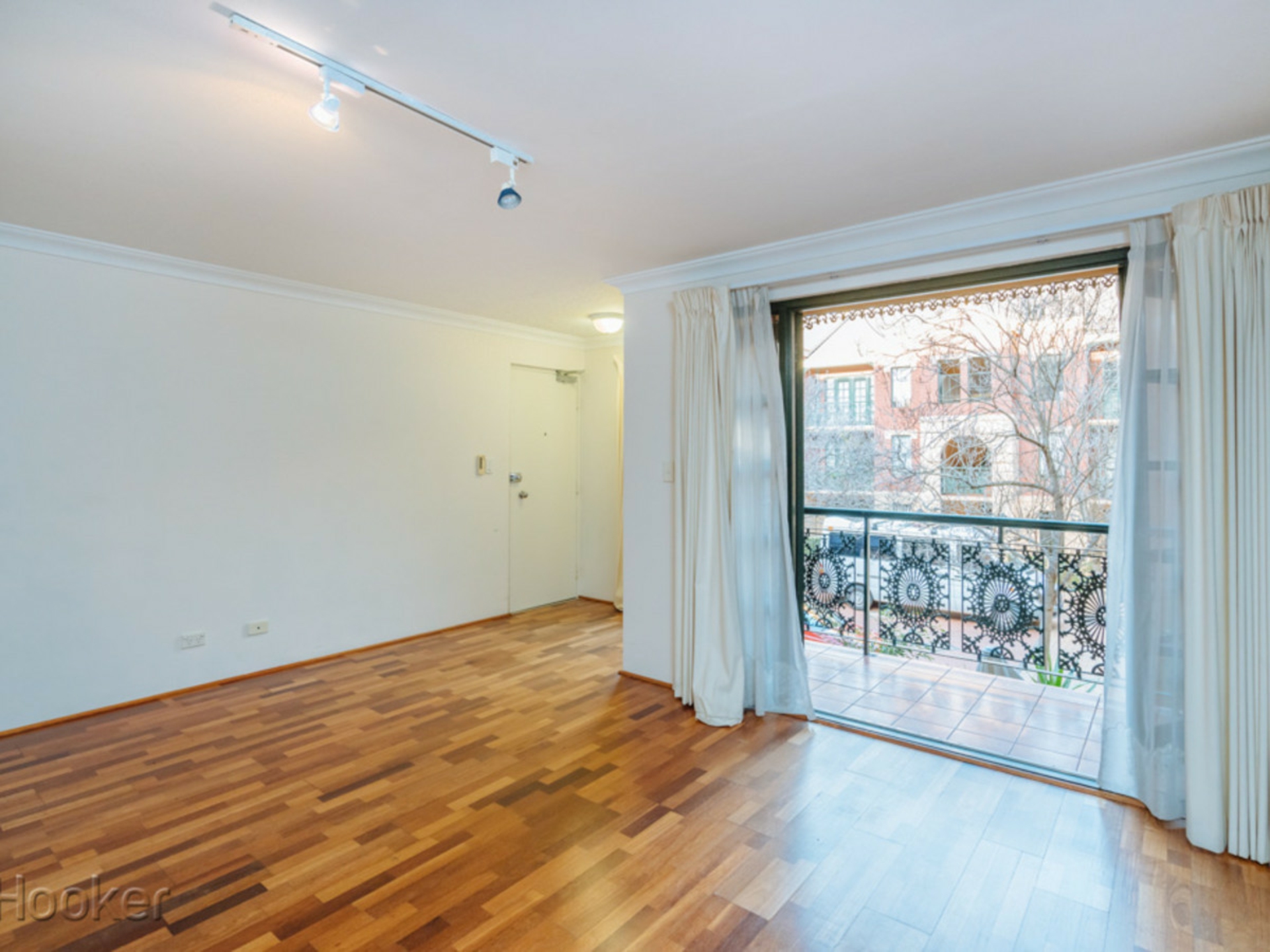 39/99-105 Wellington Street — photo 9 of 17