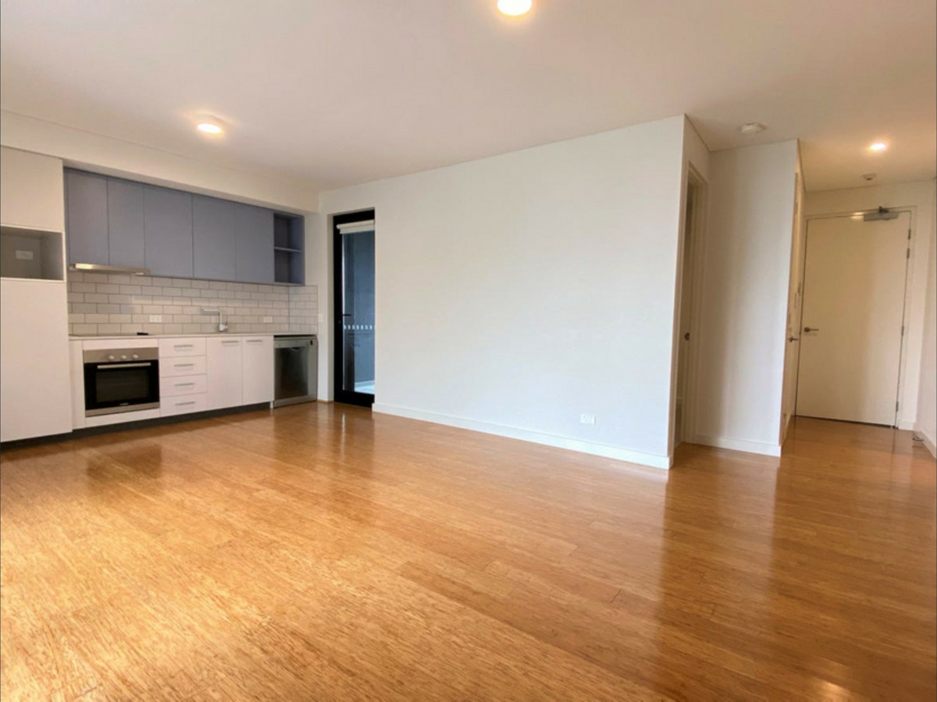 124/99 Palmerston Street — photo 3 of 18
