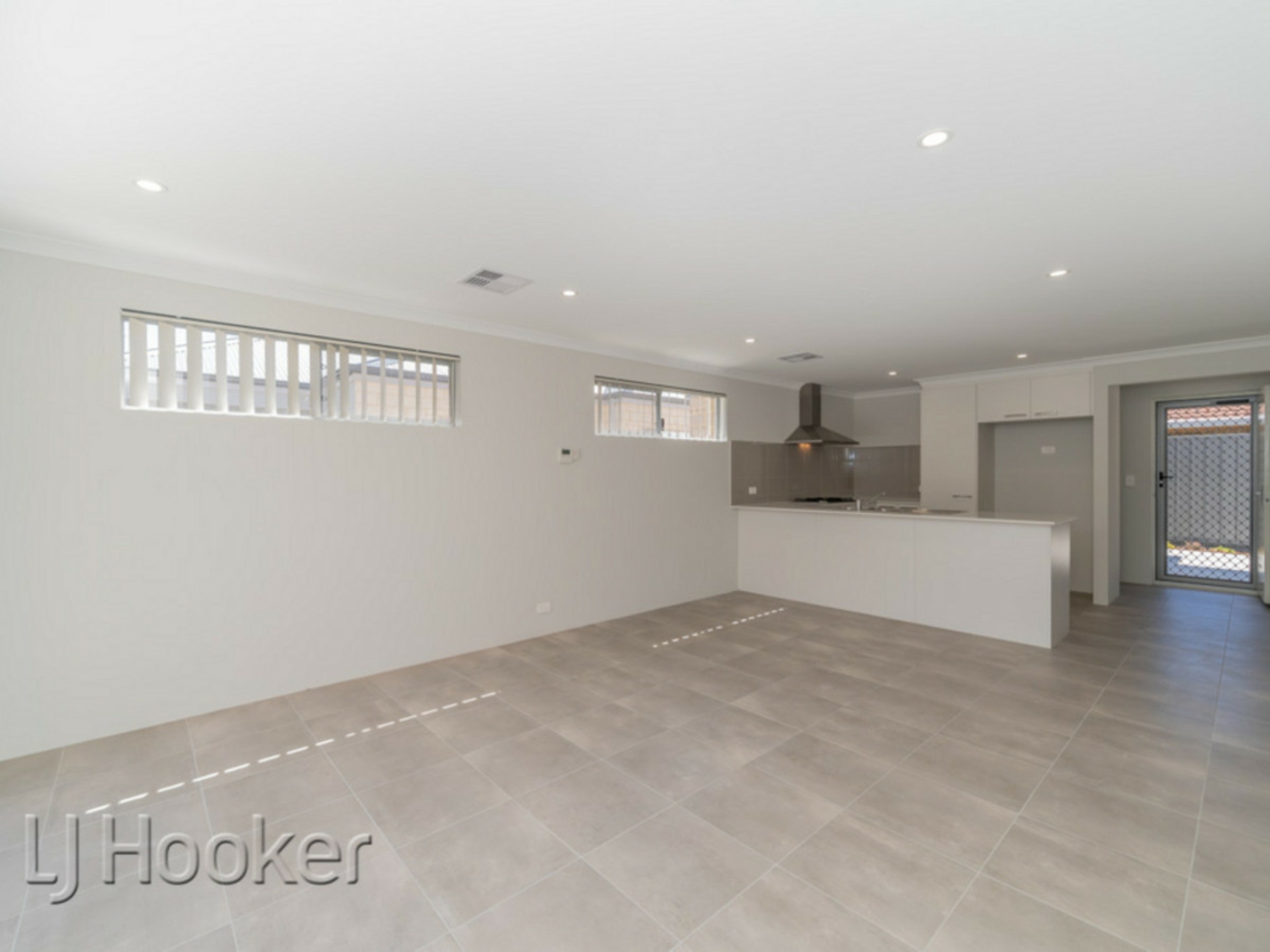 264c The Strand — photo 4 of 26