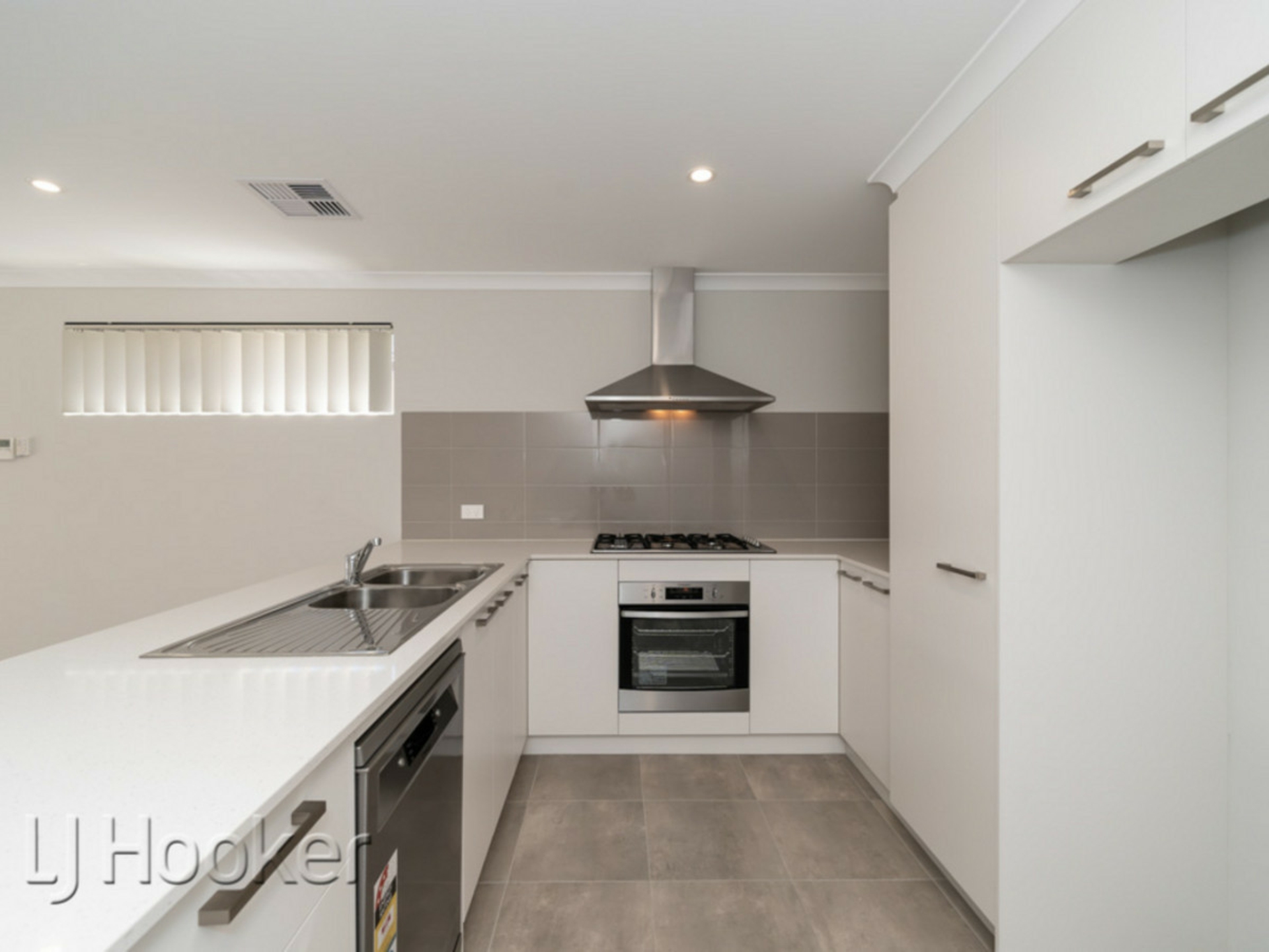 264c The Strand — photo 6 of 26