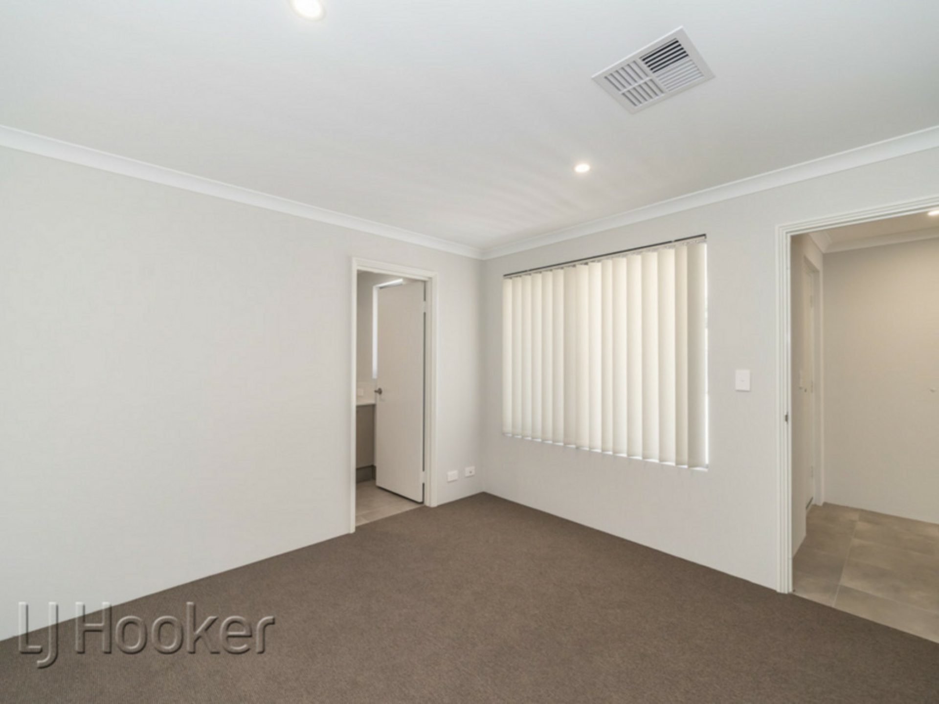 264c The Strand — photo 14 of 26