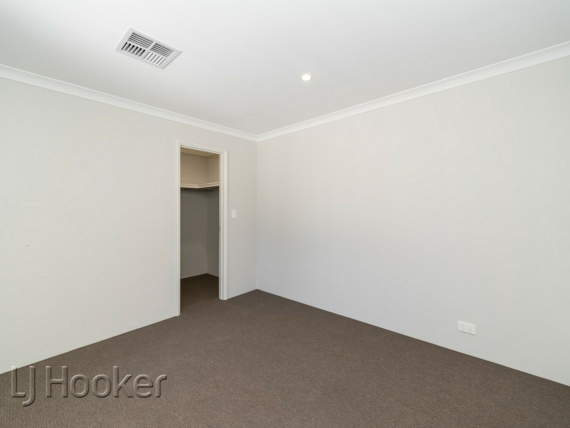264c The Strand — photo 15 of 26