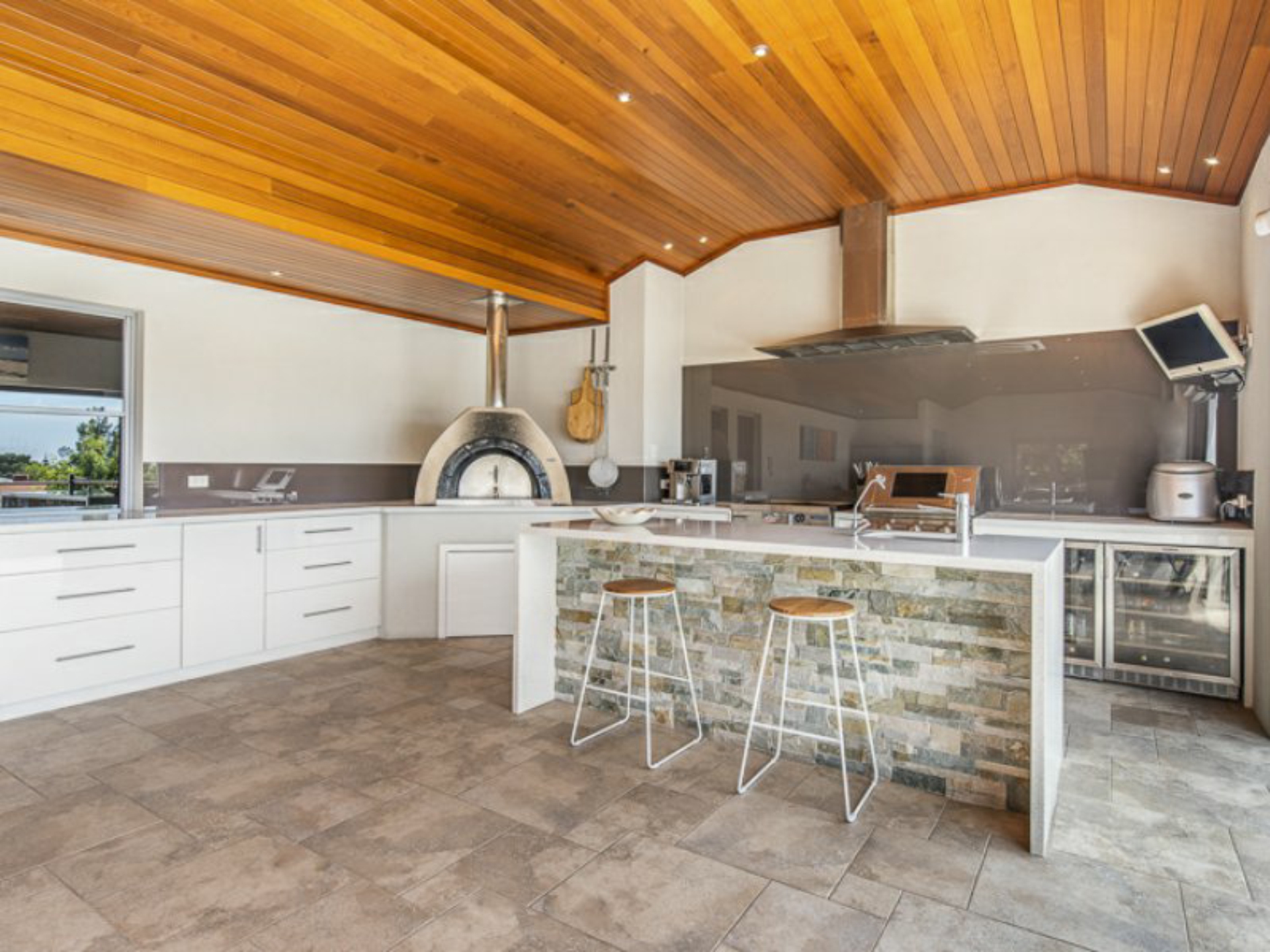 2 Alice Drive, MULLALOO