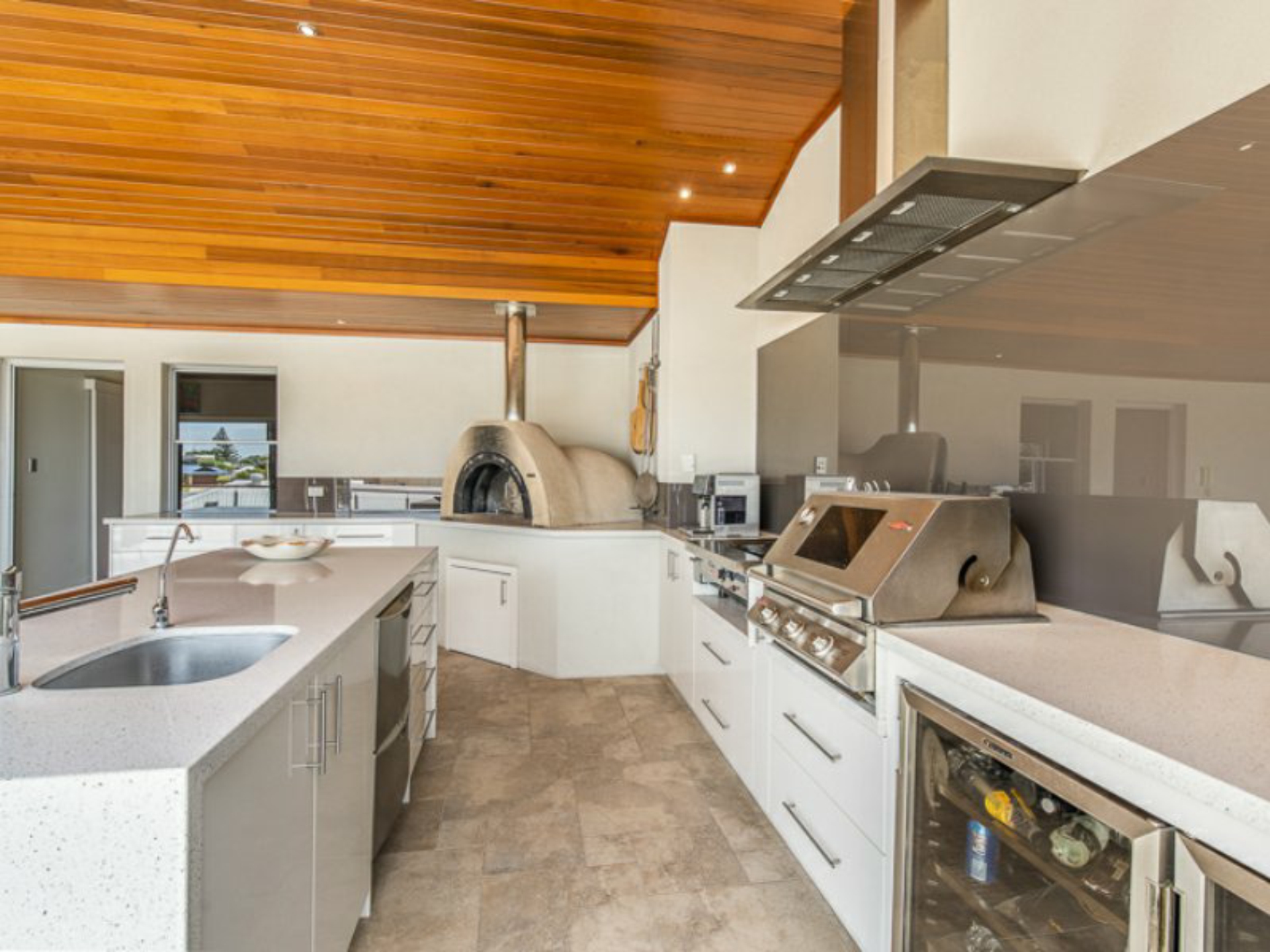 2 Alice Drive, MULLALOO