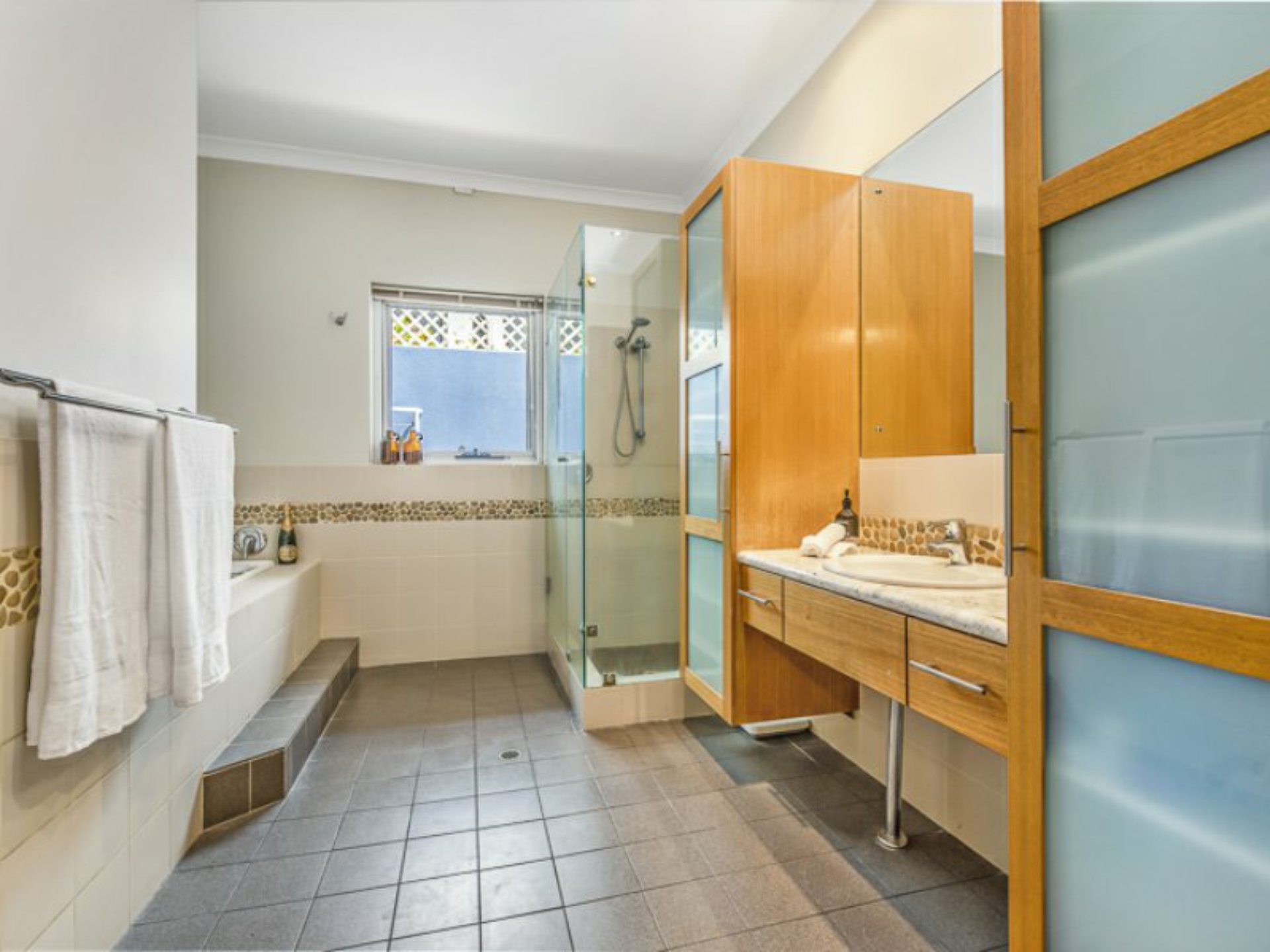 2 Alice Drive, MULLALOO
