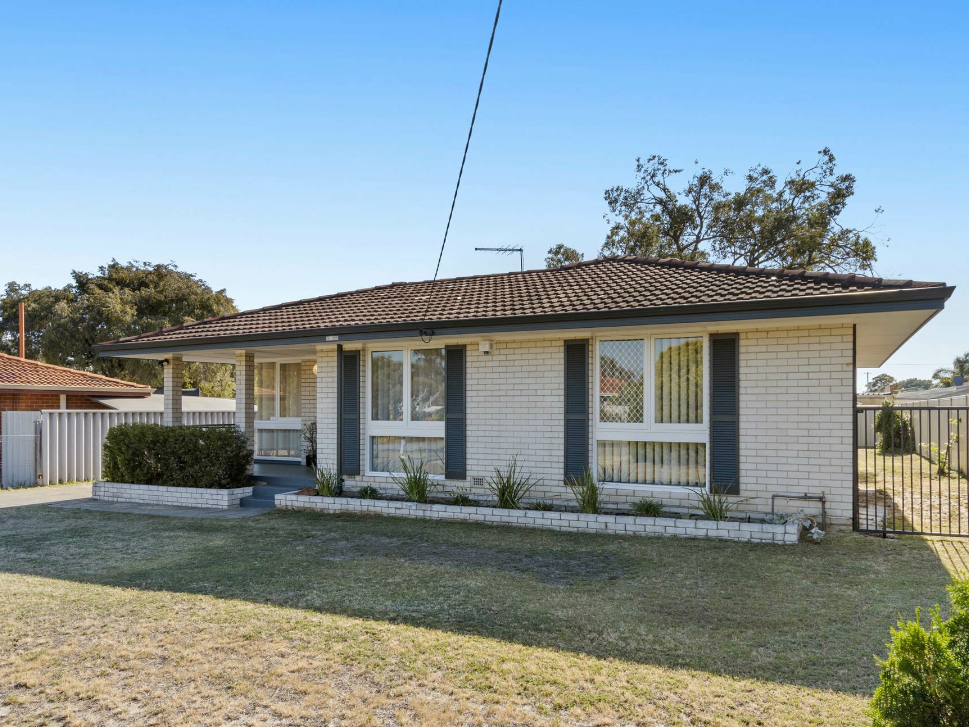 35 Golders Way Girrawheen WA