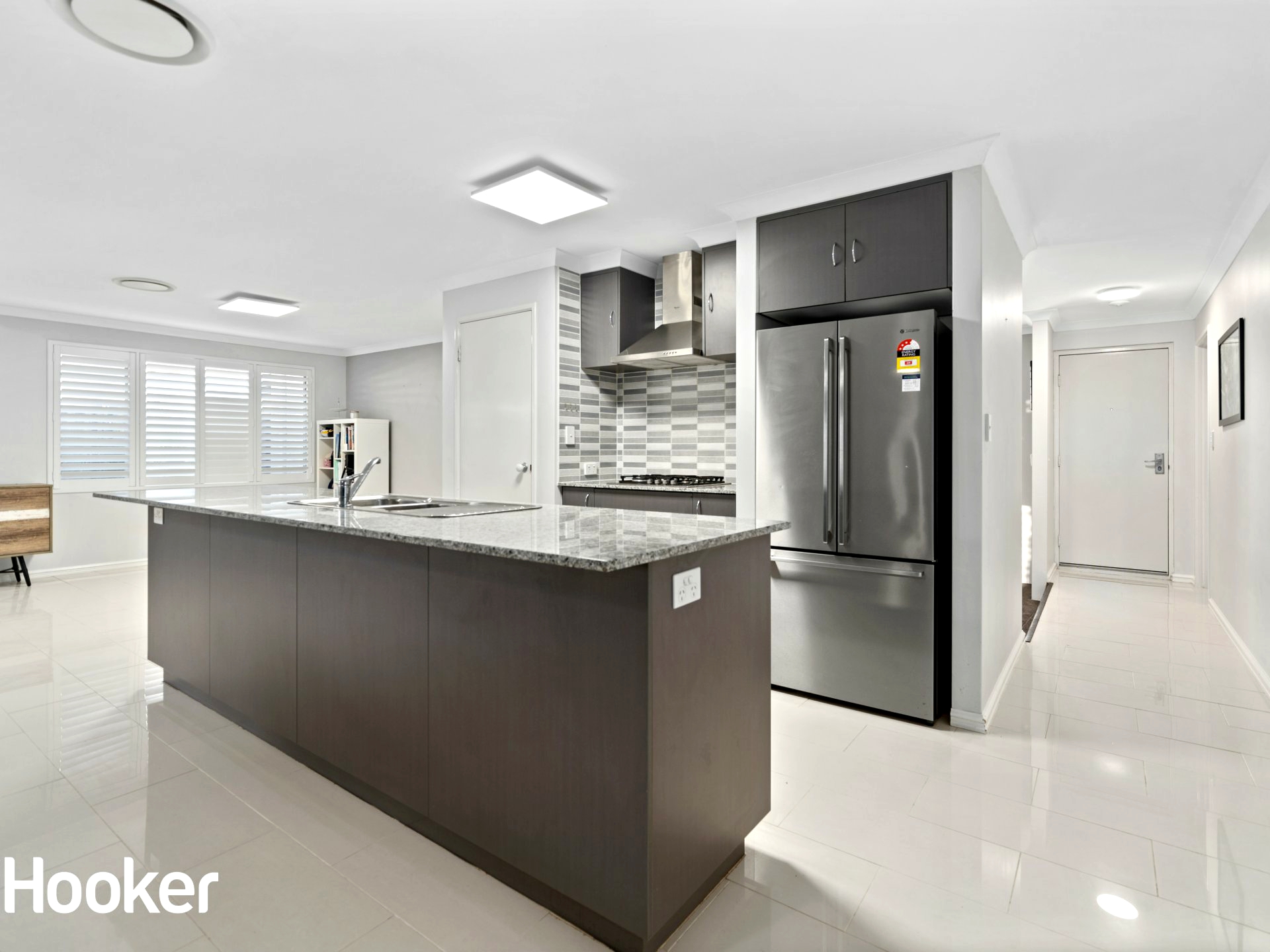 8 Delaney Road, AVELEY