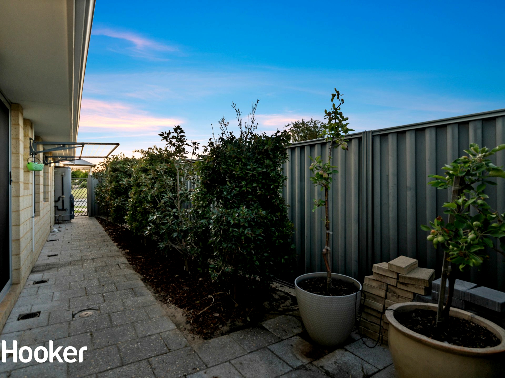 8 Delaney Road, AVELEY
