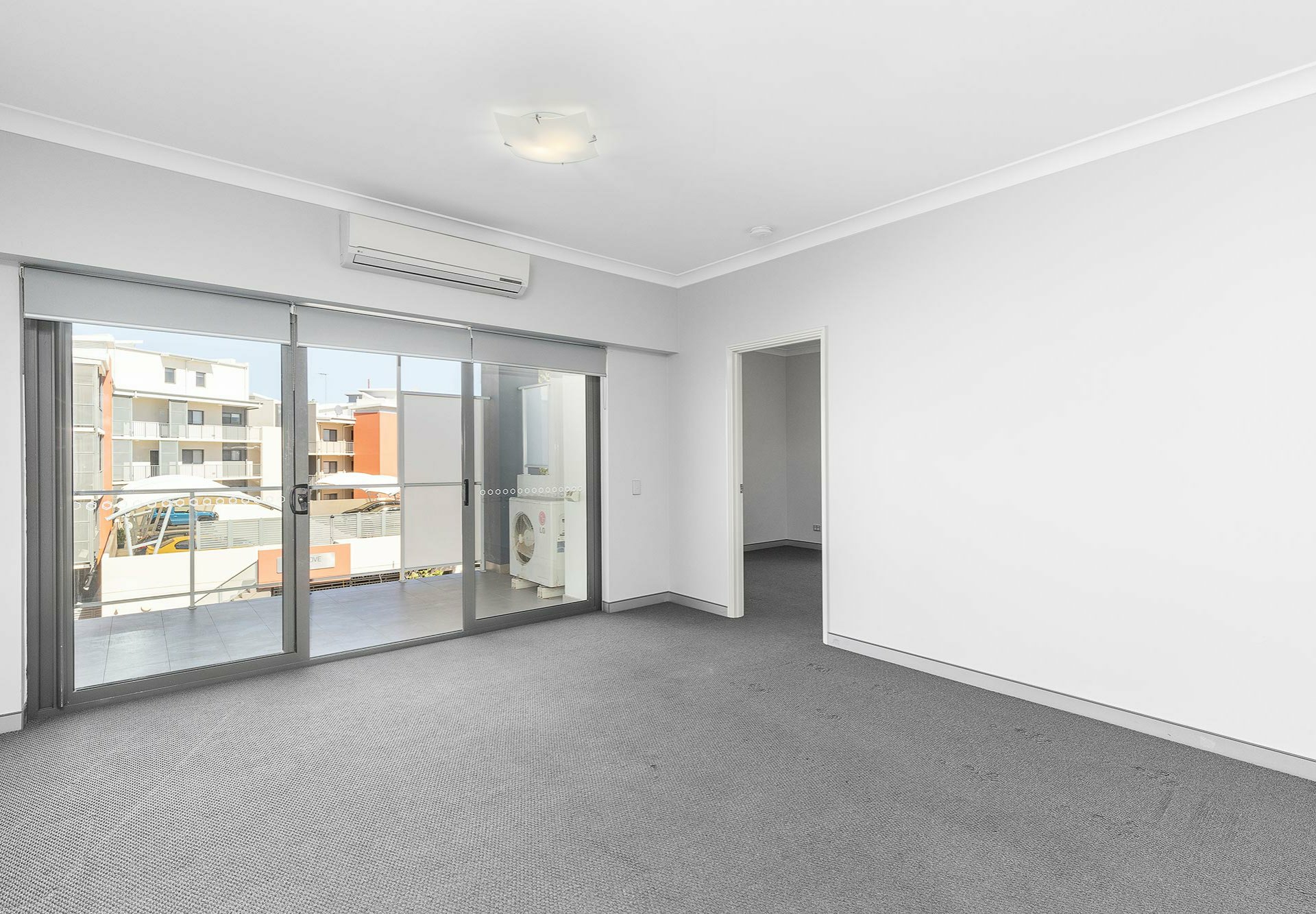 61/6 Walsh Loop, JOONDALUP