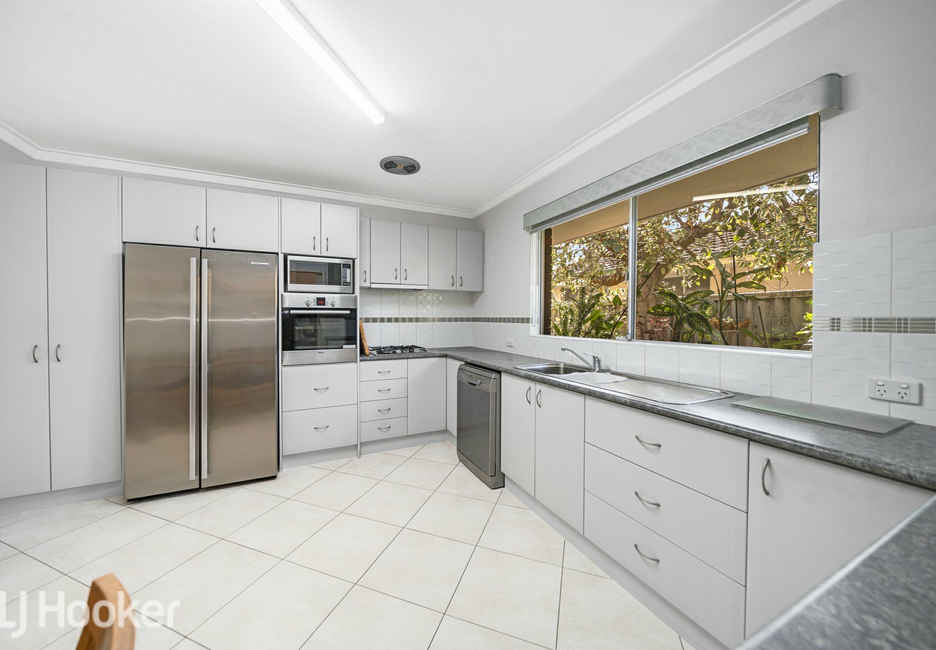 31 Salmson Street — photo 10 of 27