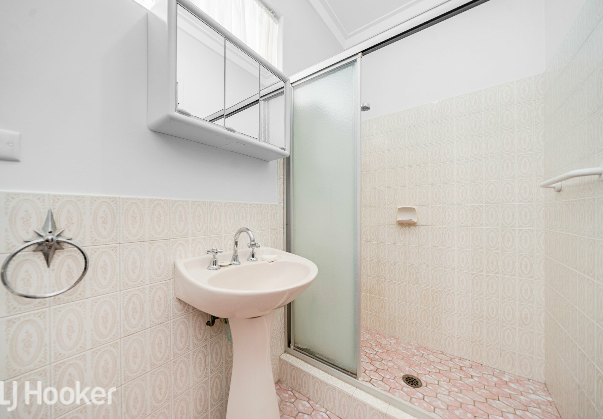 31 Salmson Street — photo 13 of 27