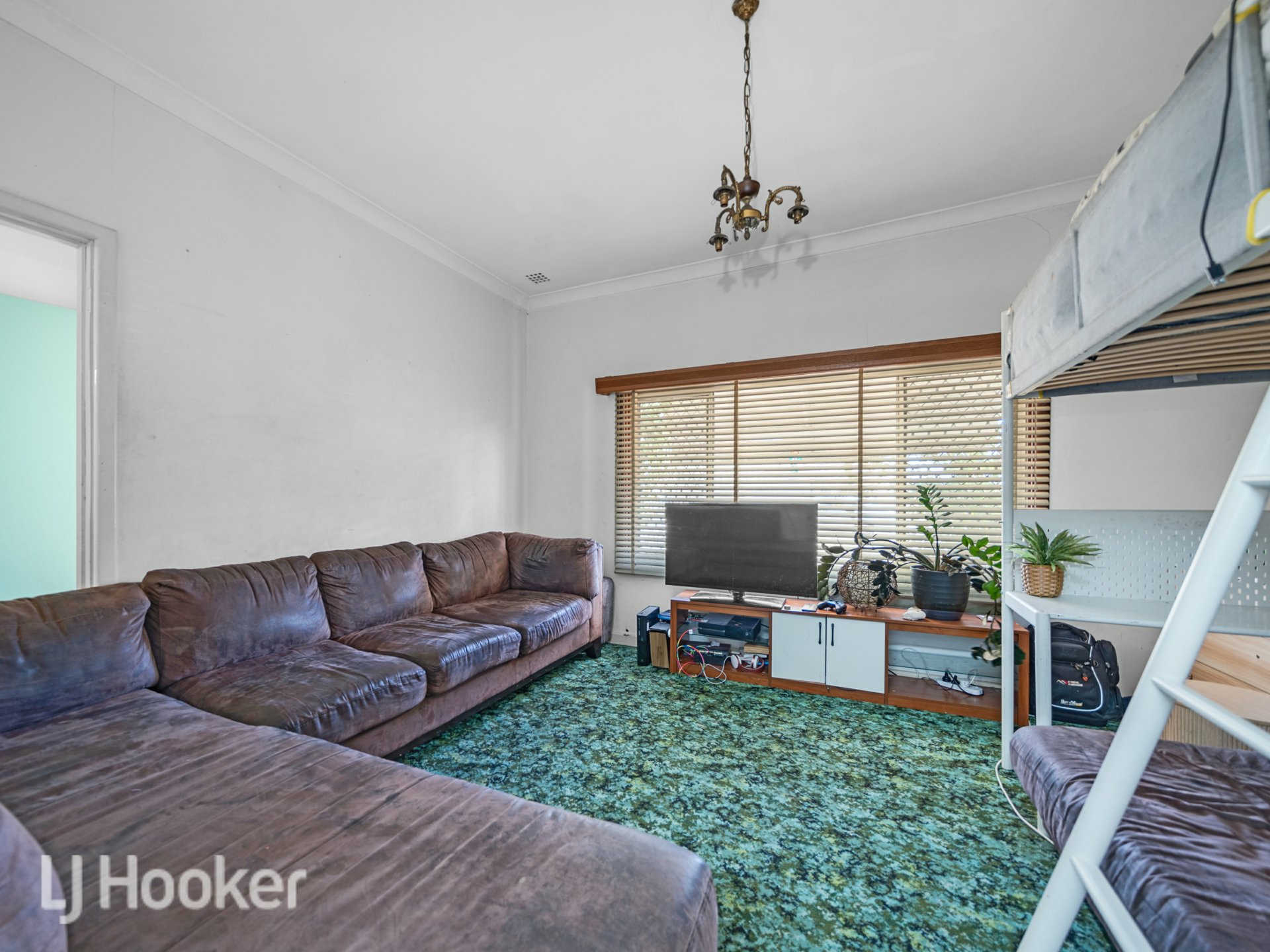 12 Lee Street — photo 5 of 13