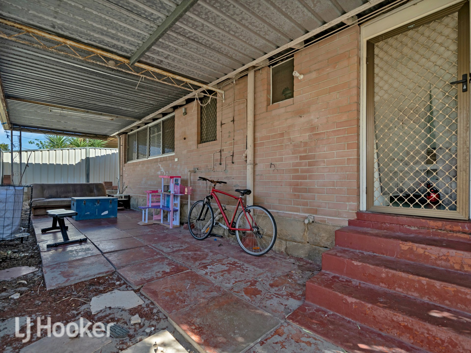 12 Lee Street — photo 11 of 13