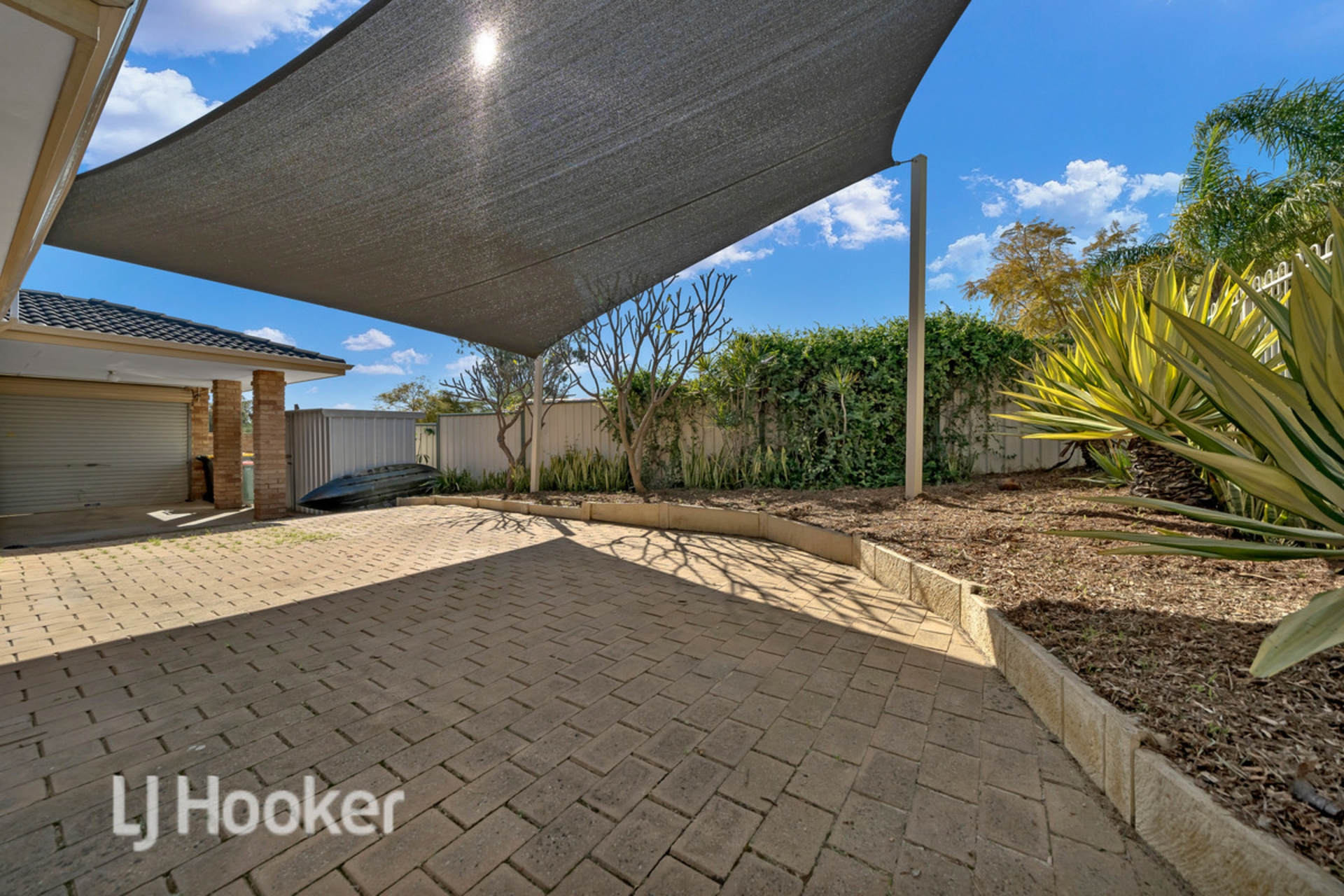 1 Apalie Trail, Edgewater