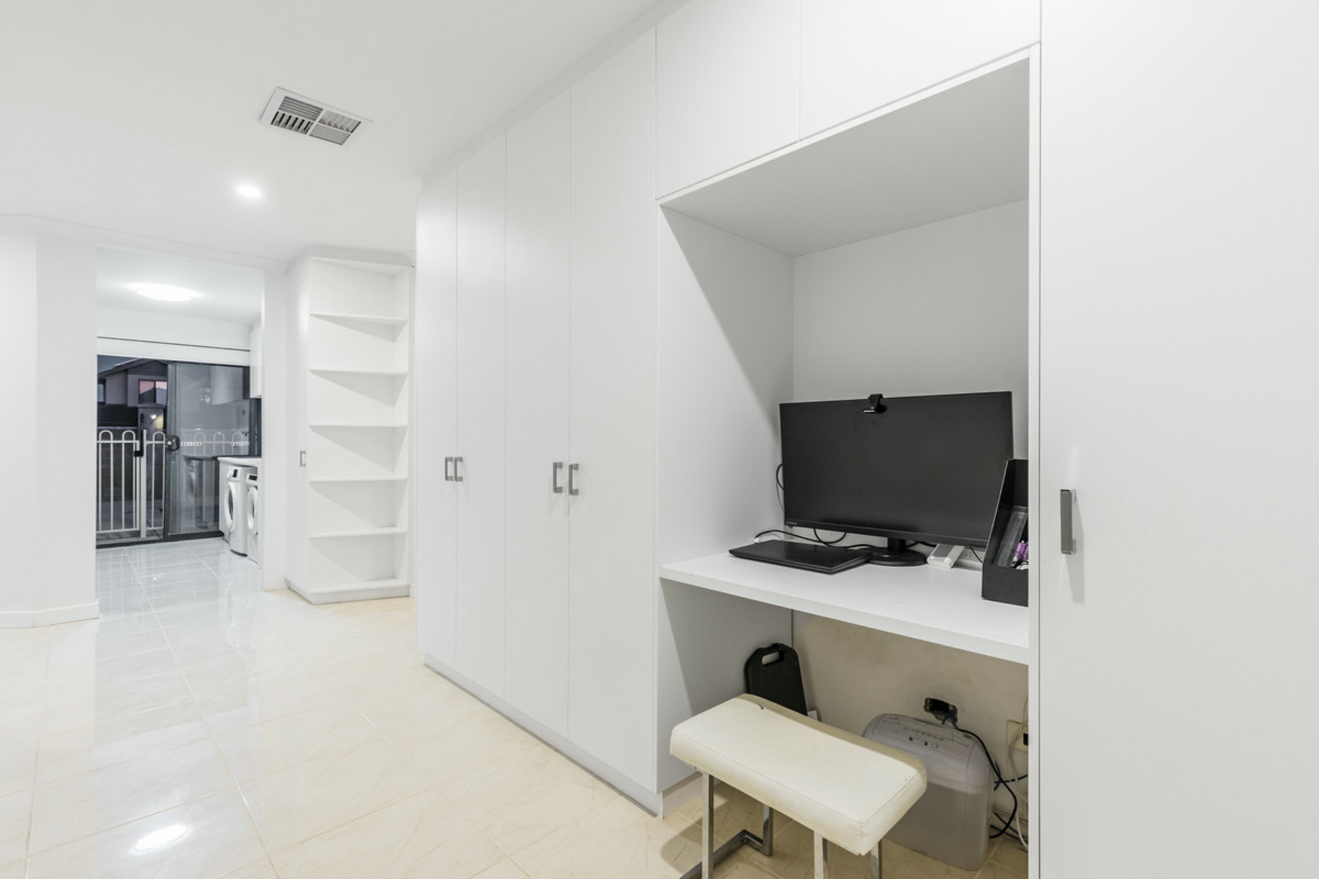 239 Santa Barbara Parade, JINDALEE