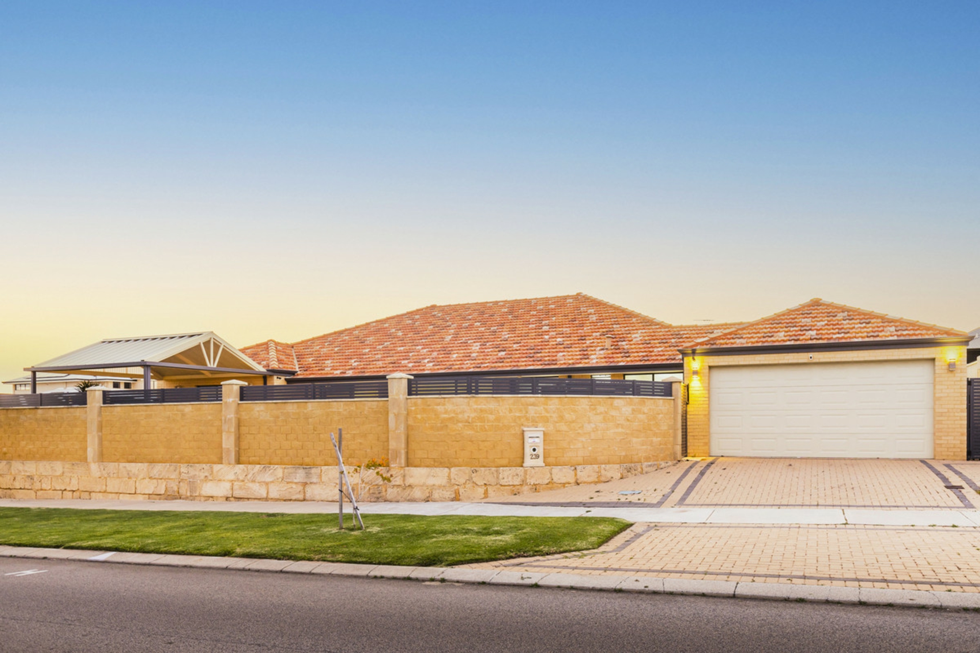 239 Santa Barbara Parade, JINDALEE