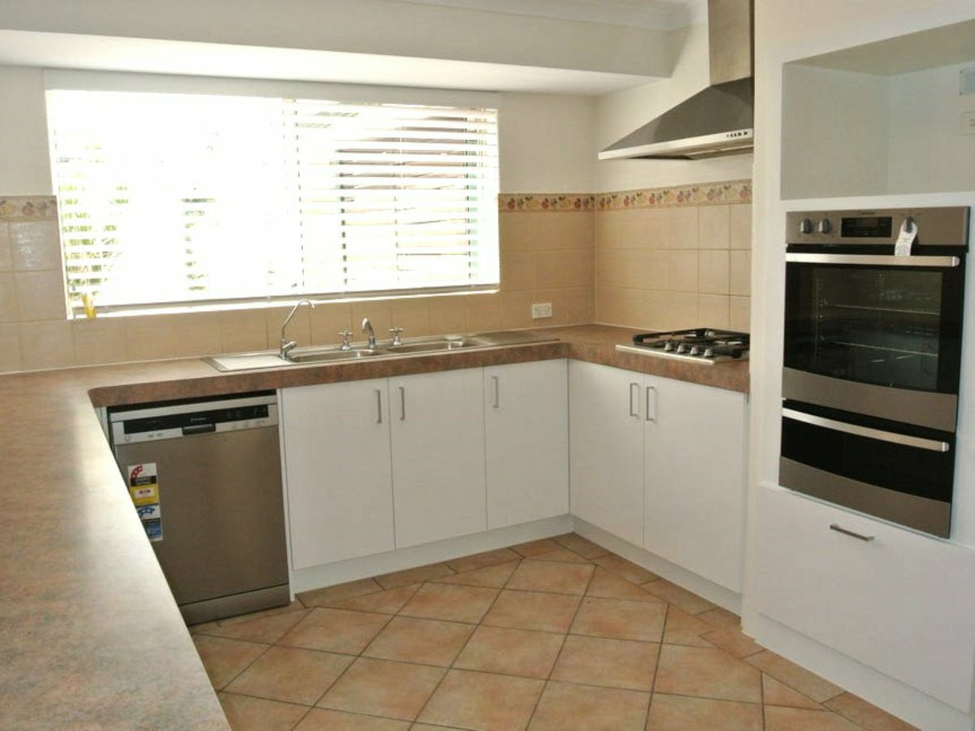 44 Lotherton Way, HOCKING