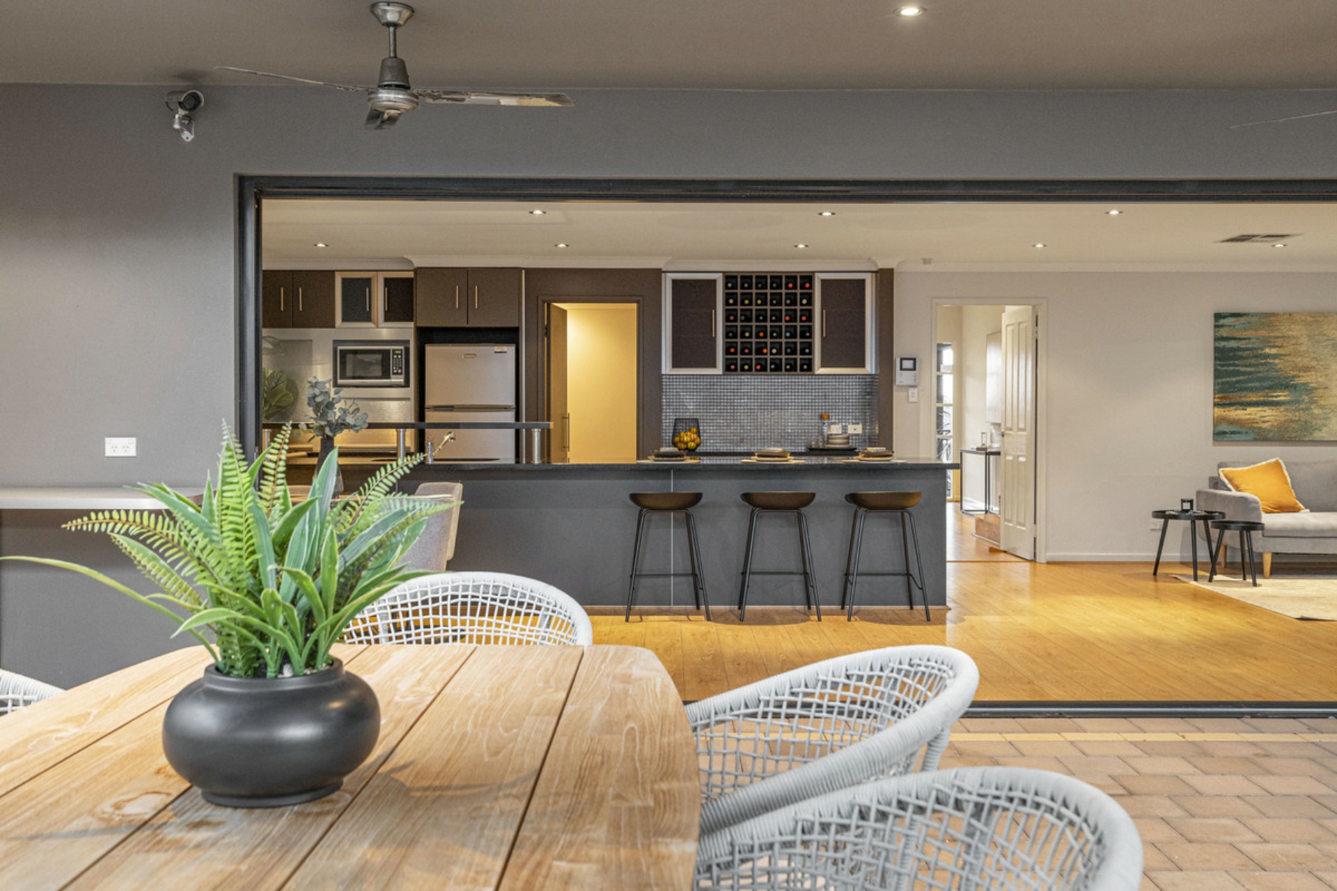 137 Dianella Drive, DIANELLA