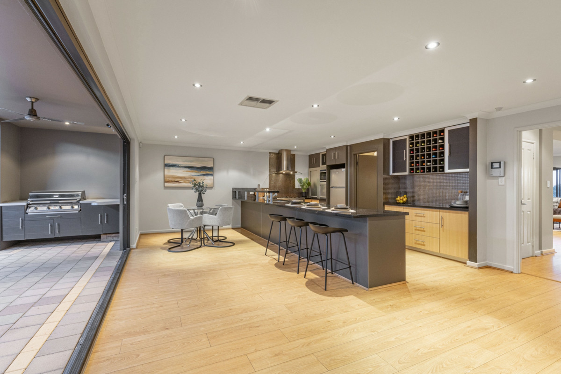 137 Dianella Drive, DIANELLA
