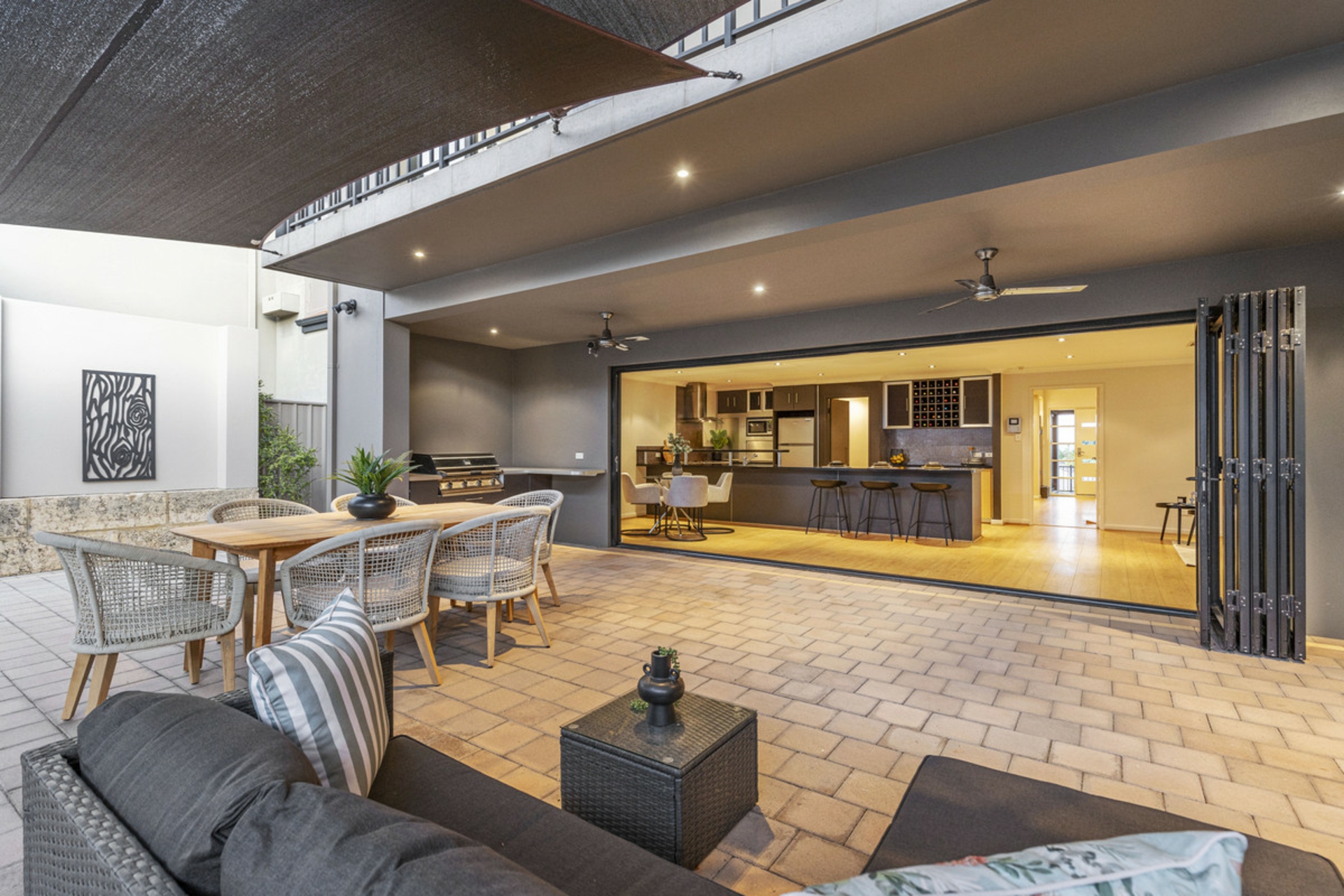 137 Dianella Drive, DIANELLA