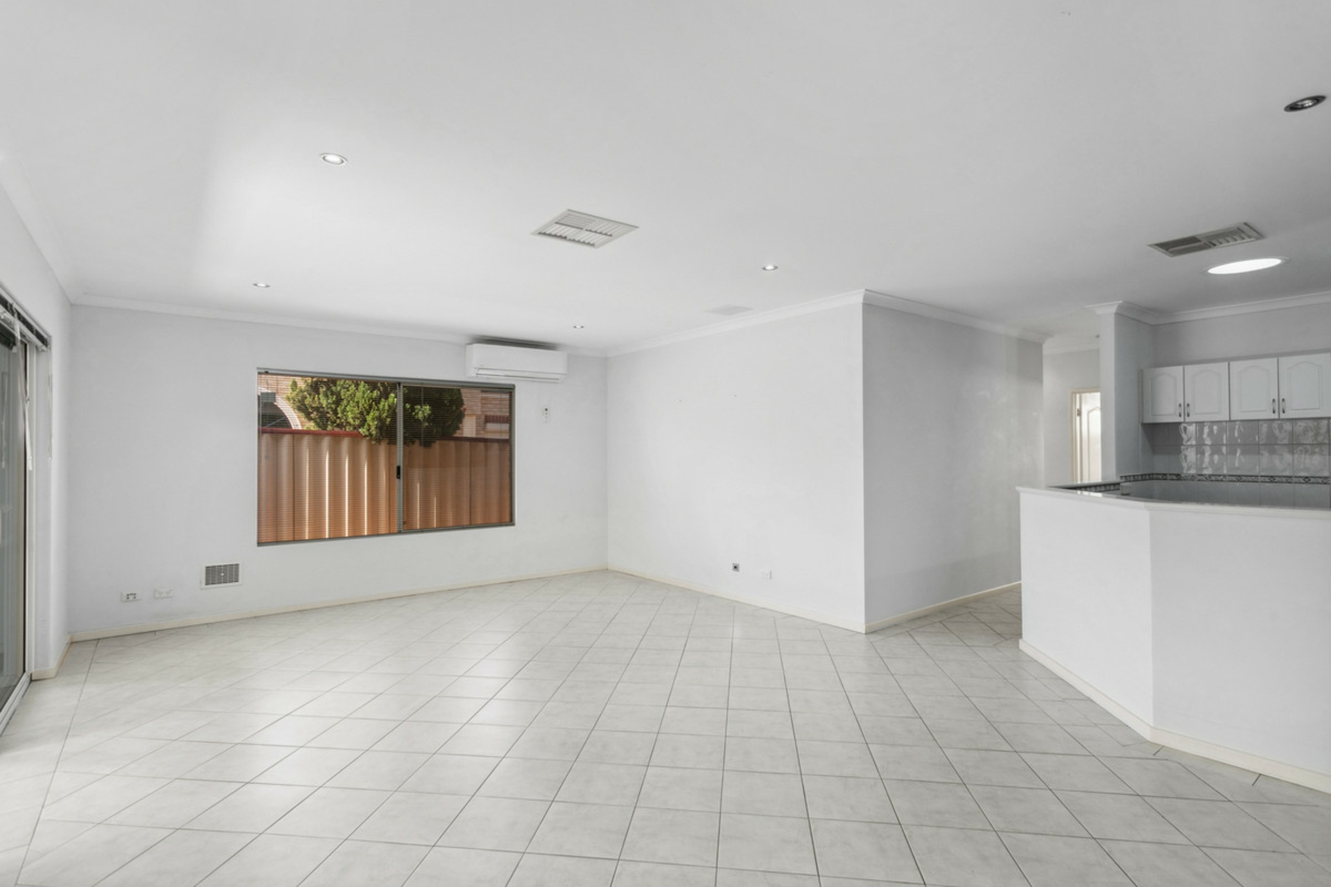 8B Hindmarsh, YOKINE