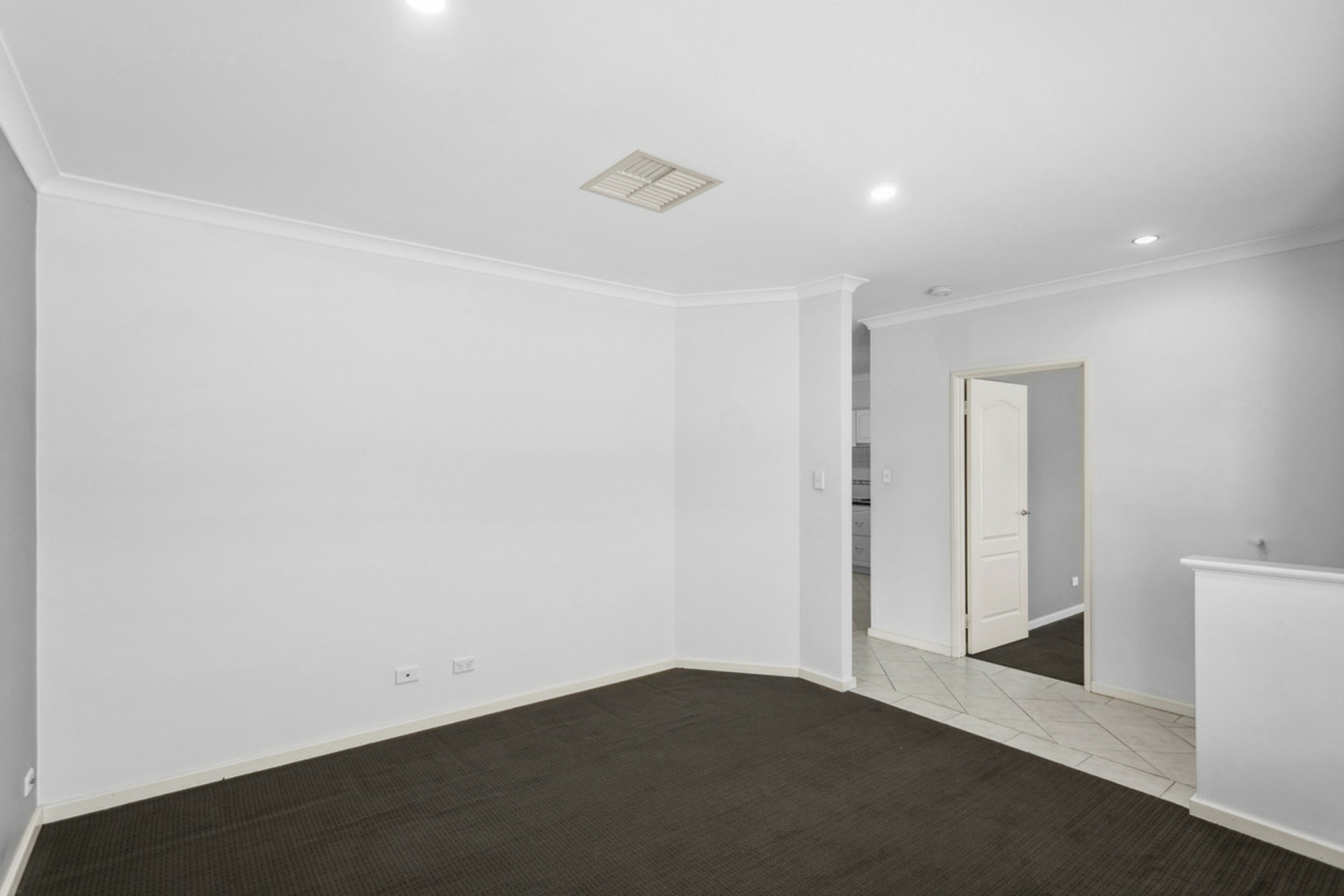8B Hindmarsh, YOKINE
