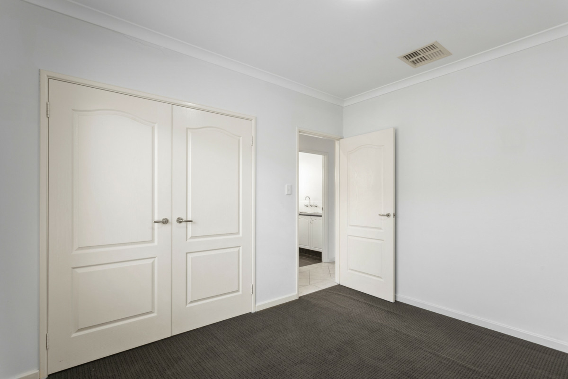 8B Hindmarsh, YOKINE