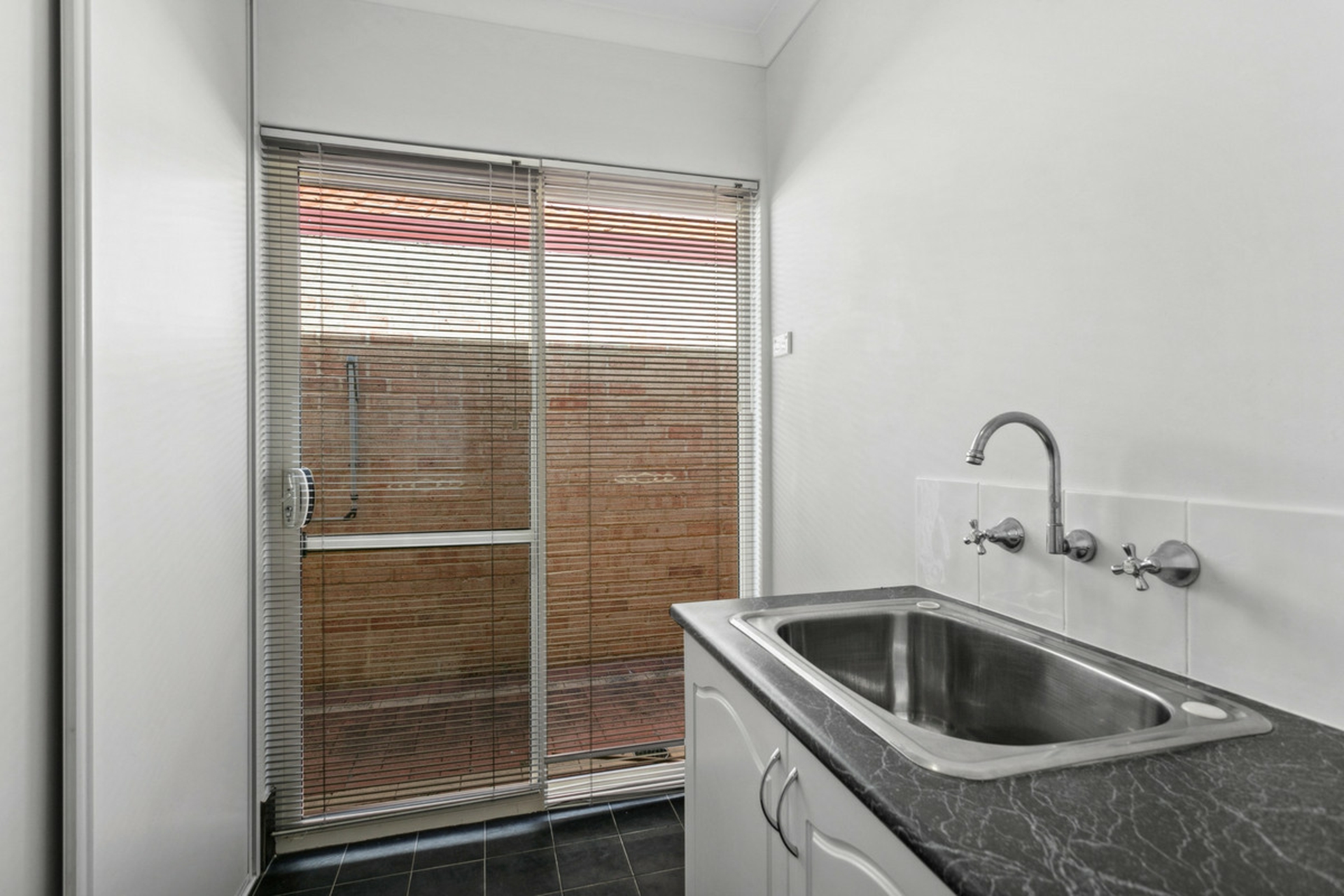 8B Hindmarsh, YOKINE