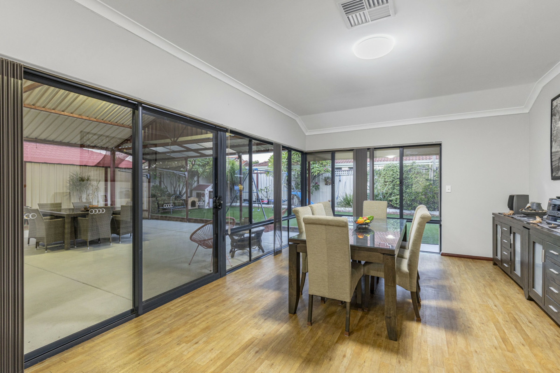 27 Harrington Avenue, TAPPING