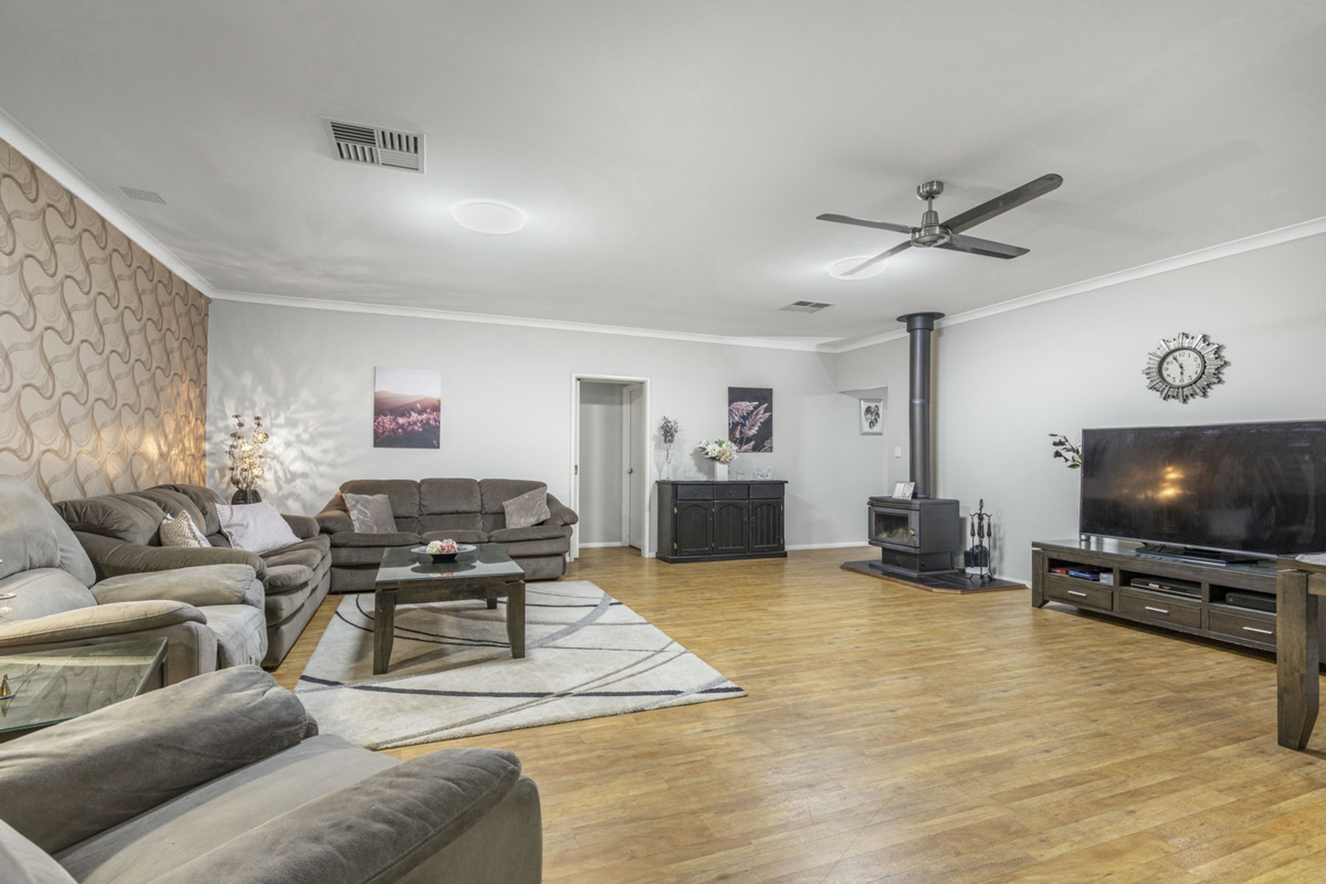 27 Harrington Avenue, TAPPING