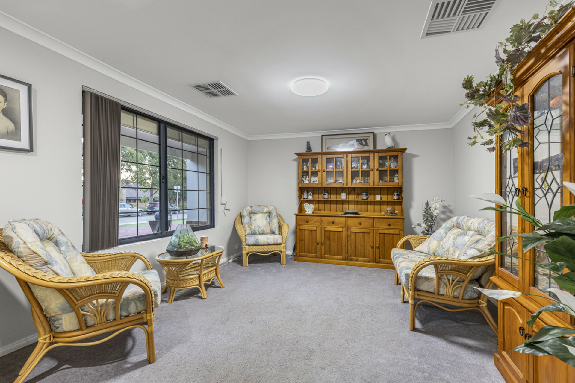 27 Harrington Avenue, TAPPING