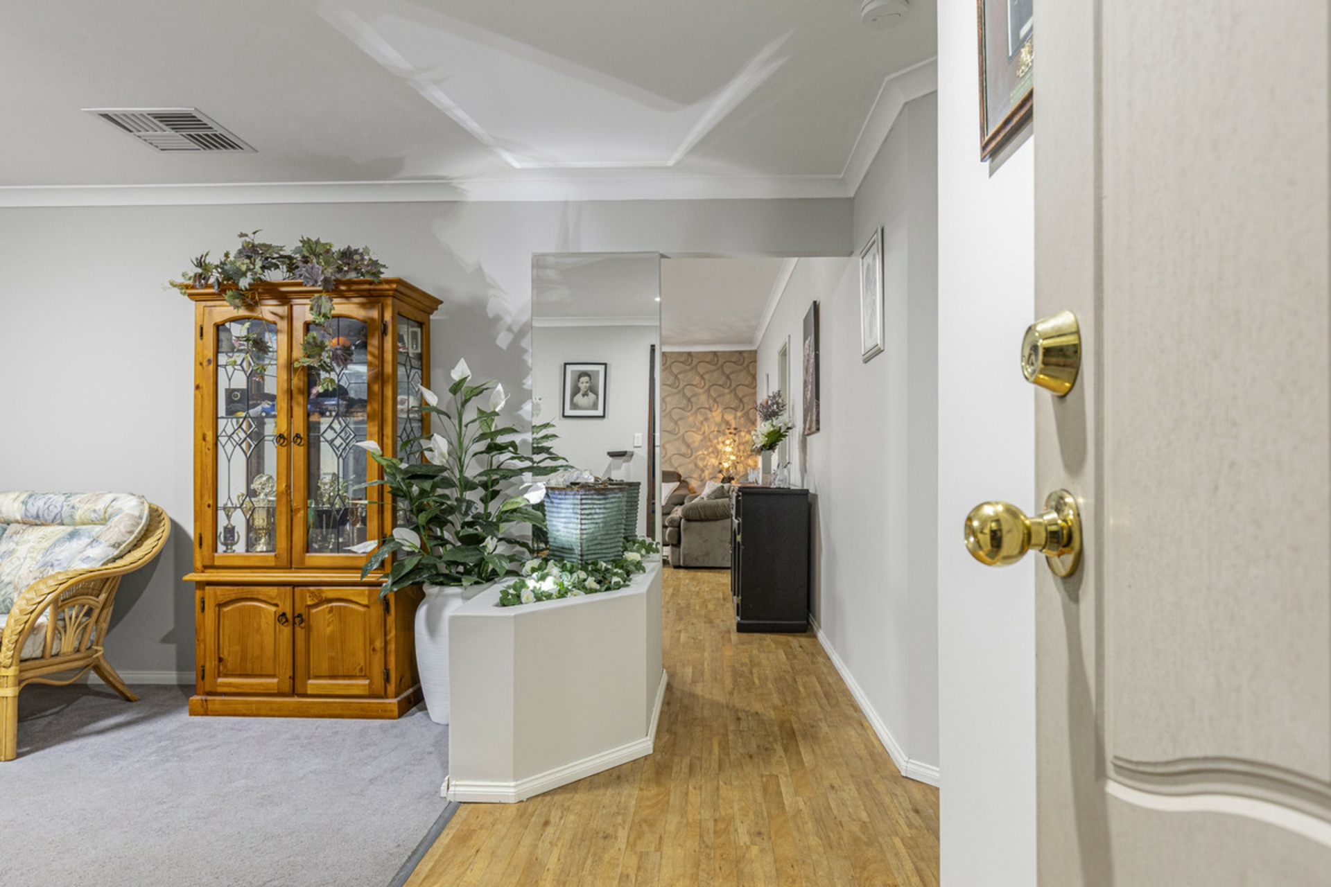27 Harrington Avenue, TAPPING