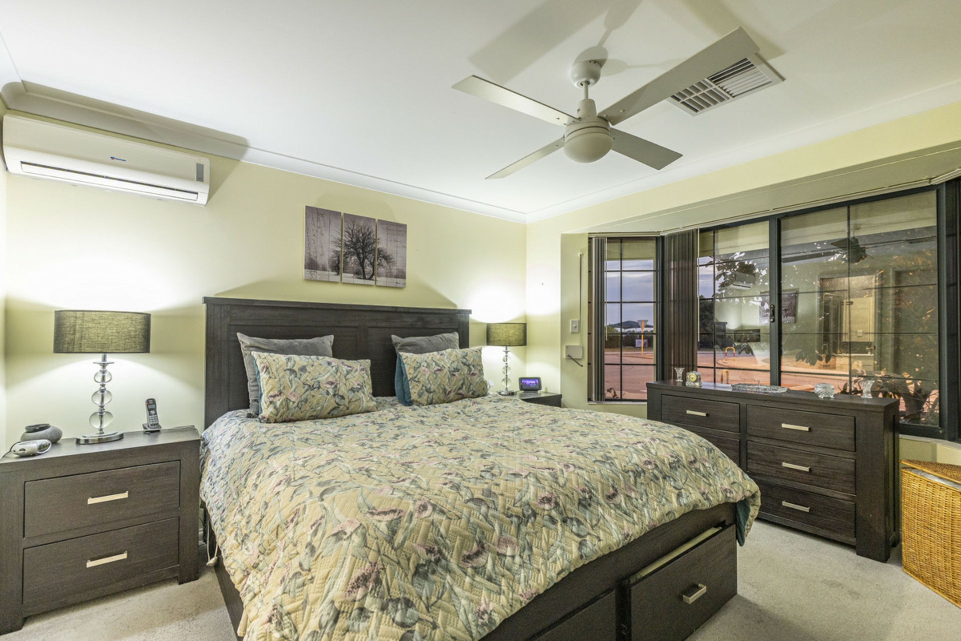 27 Harrington Avenue, TAPPING