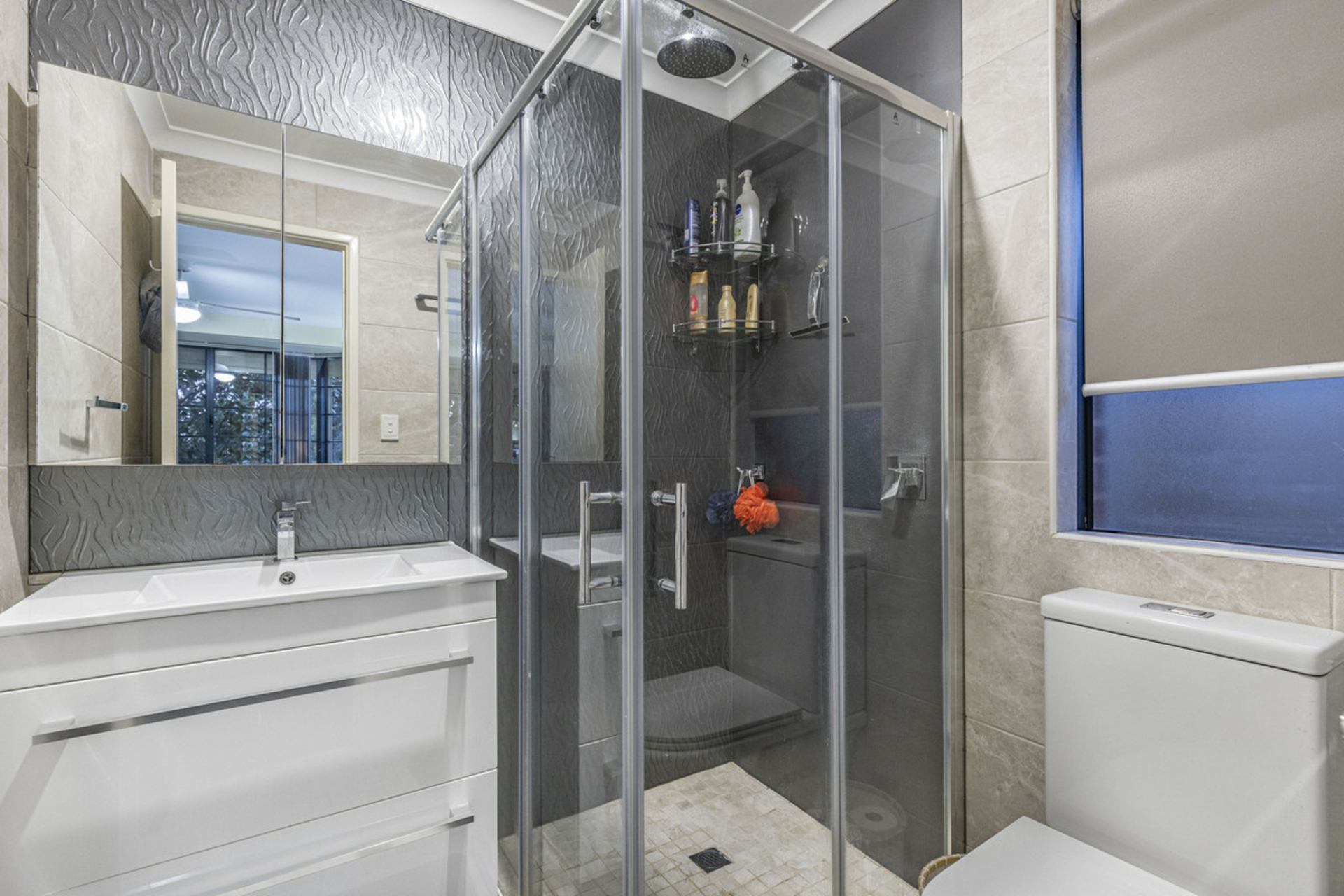 27 Harrington Avenue, TAPPING