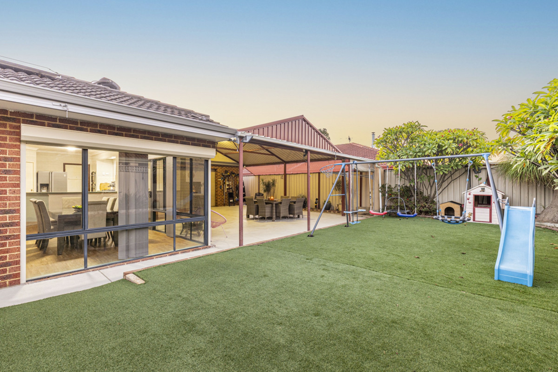 27 Harrington Avenue, TAPPING