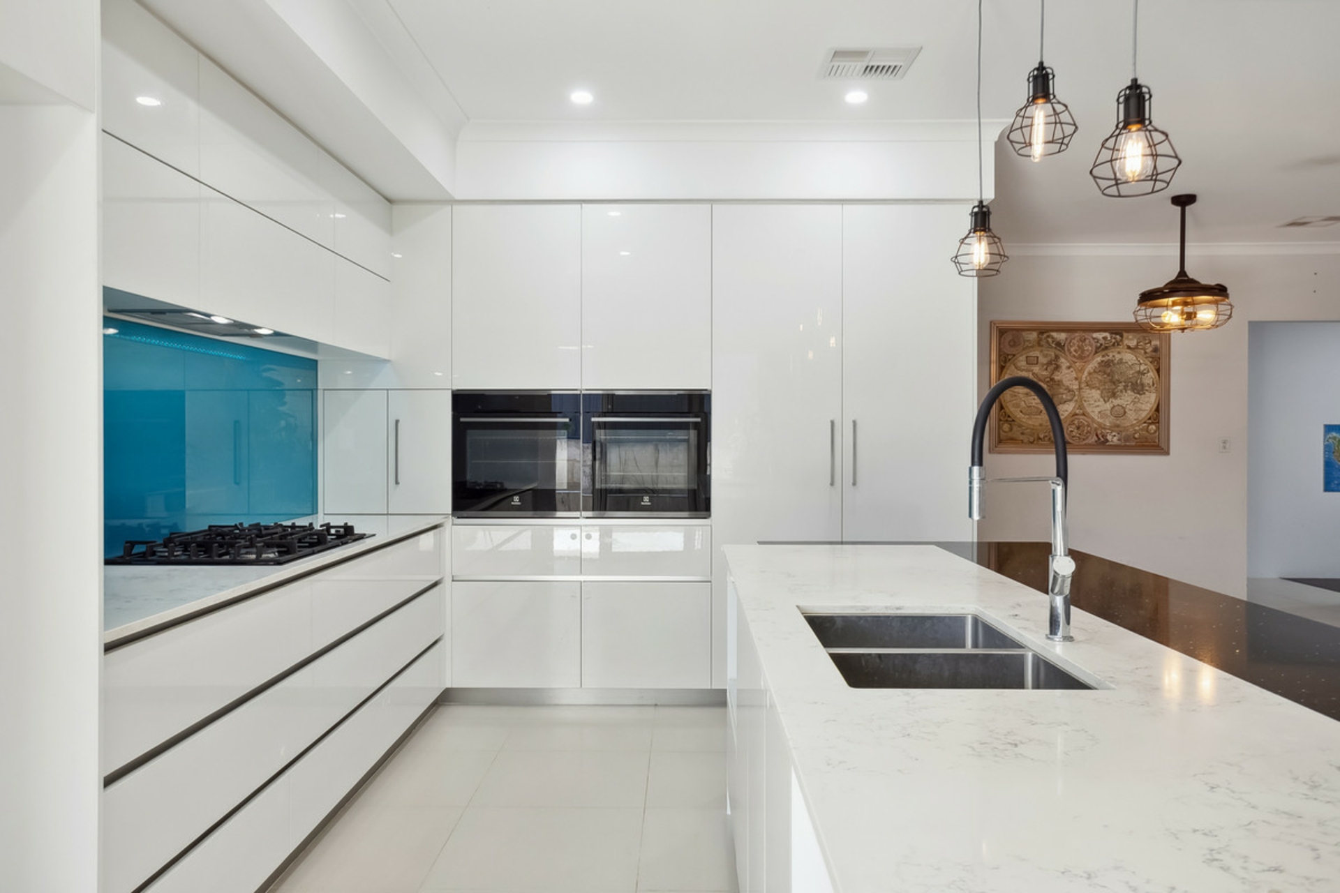 2 Tropicbird Drive, BANKSIA GROVE