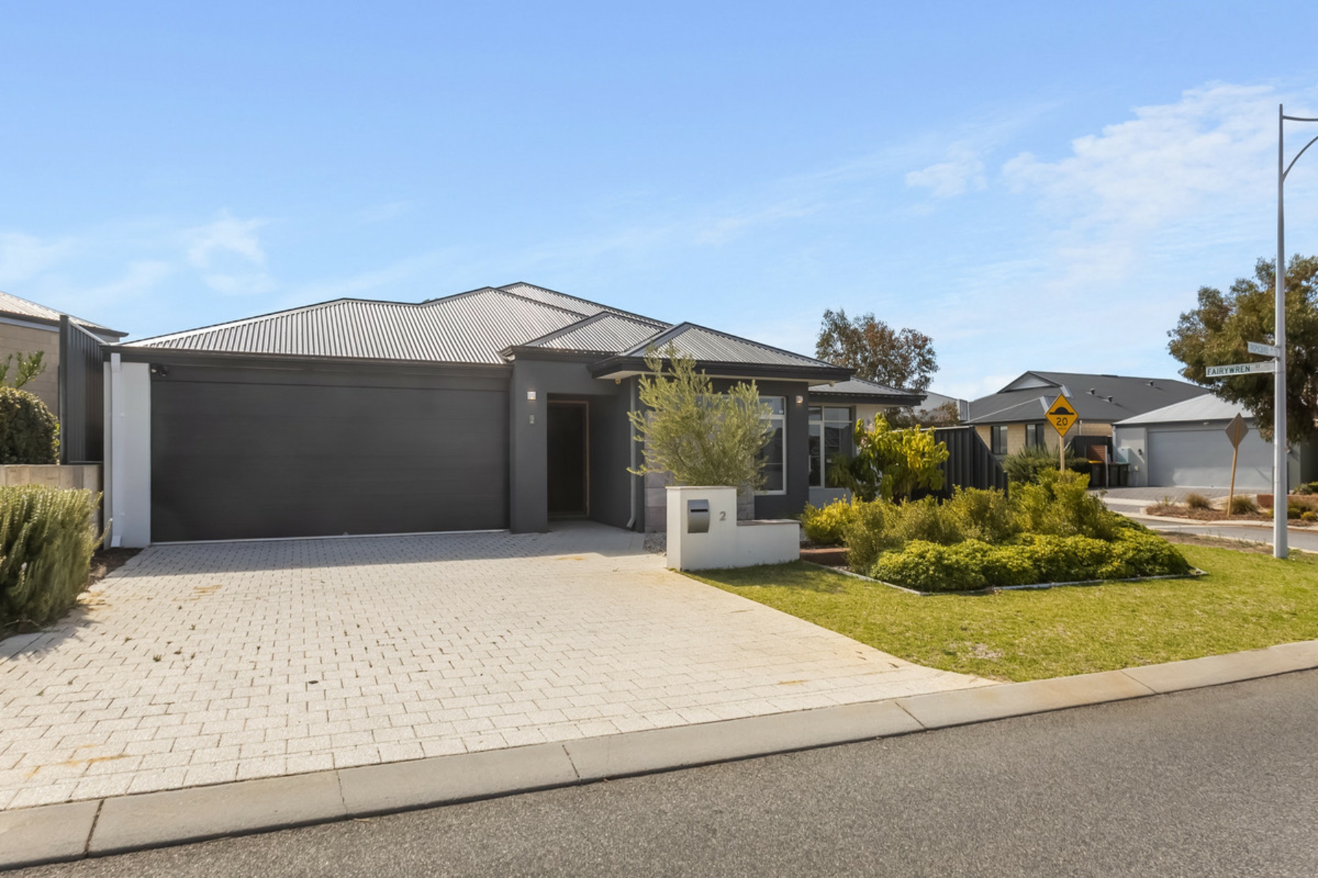 2 Tropicbird Drive, BANKSIA GROVE