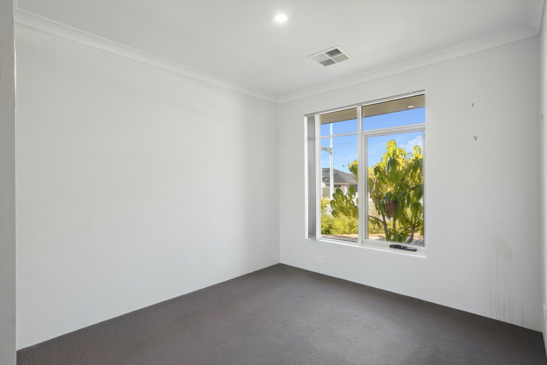 2 Tropicbird Drive, BANKSIA GROVE