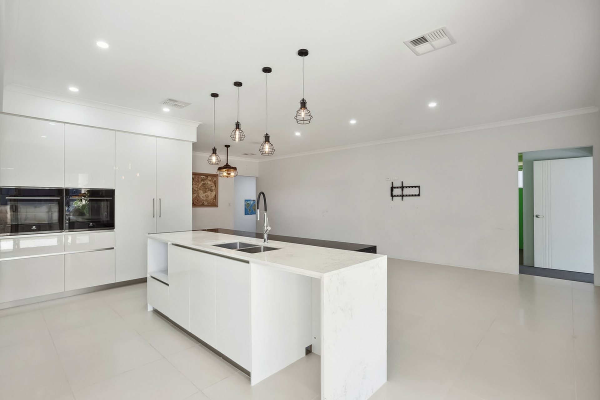 2 Tropicbird Drive, BANKSIA GROVE