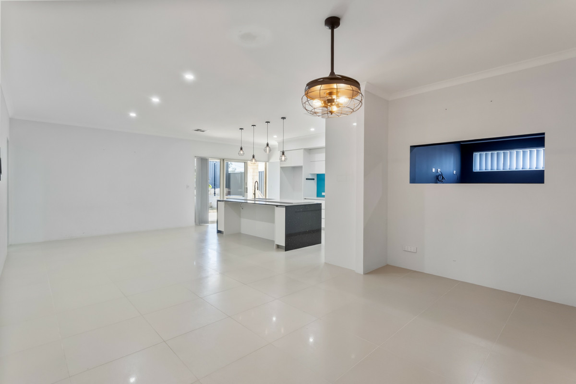 2 Tropicbird Drive, BANKSIA GROVE