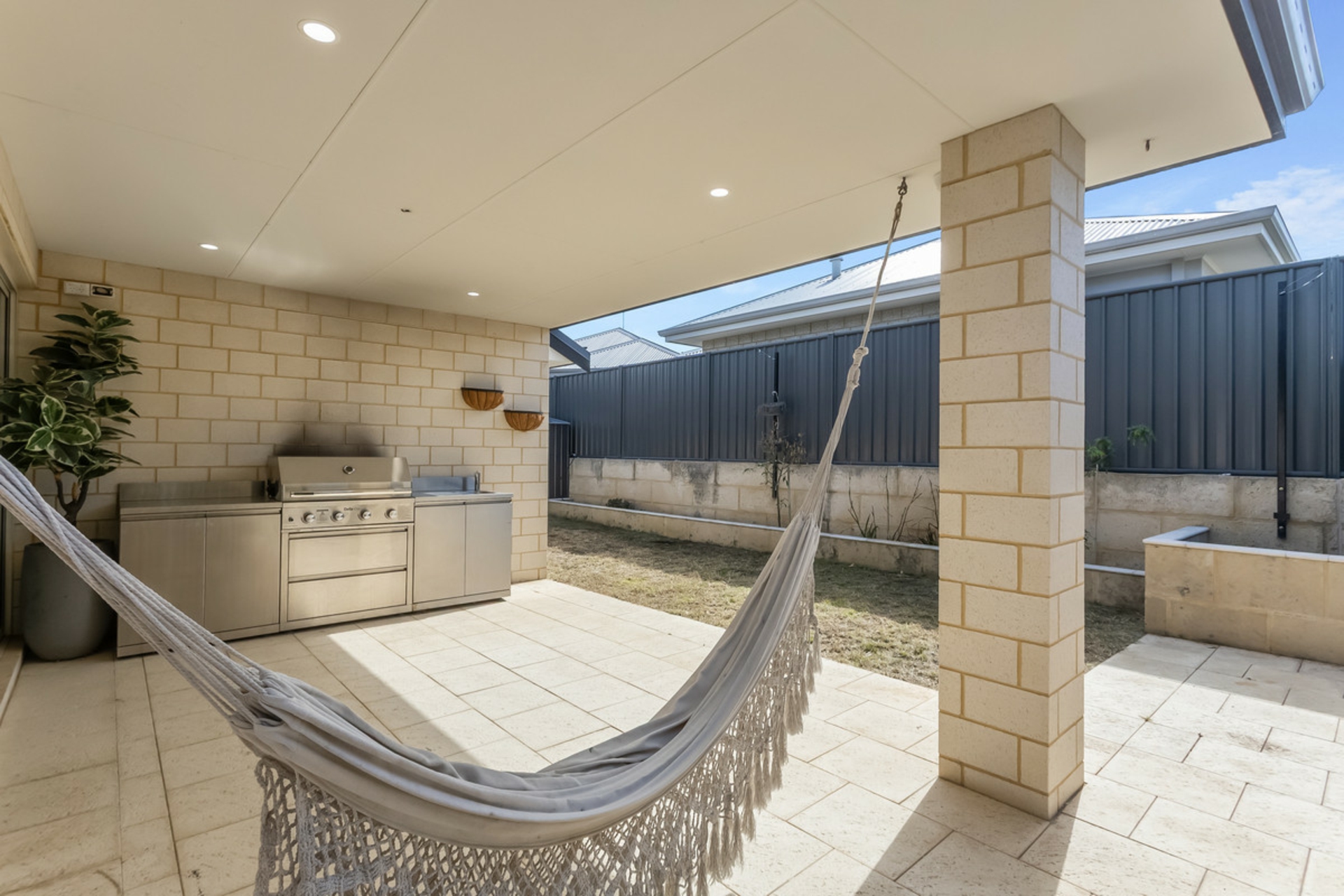2 Tropicbird Drive, BANKSIA GROVE