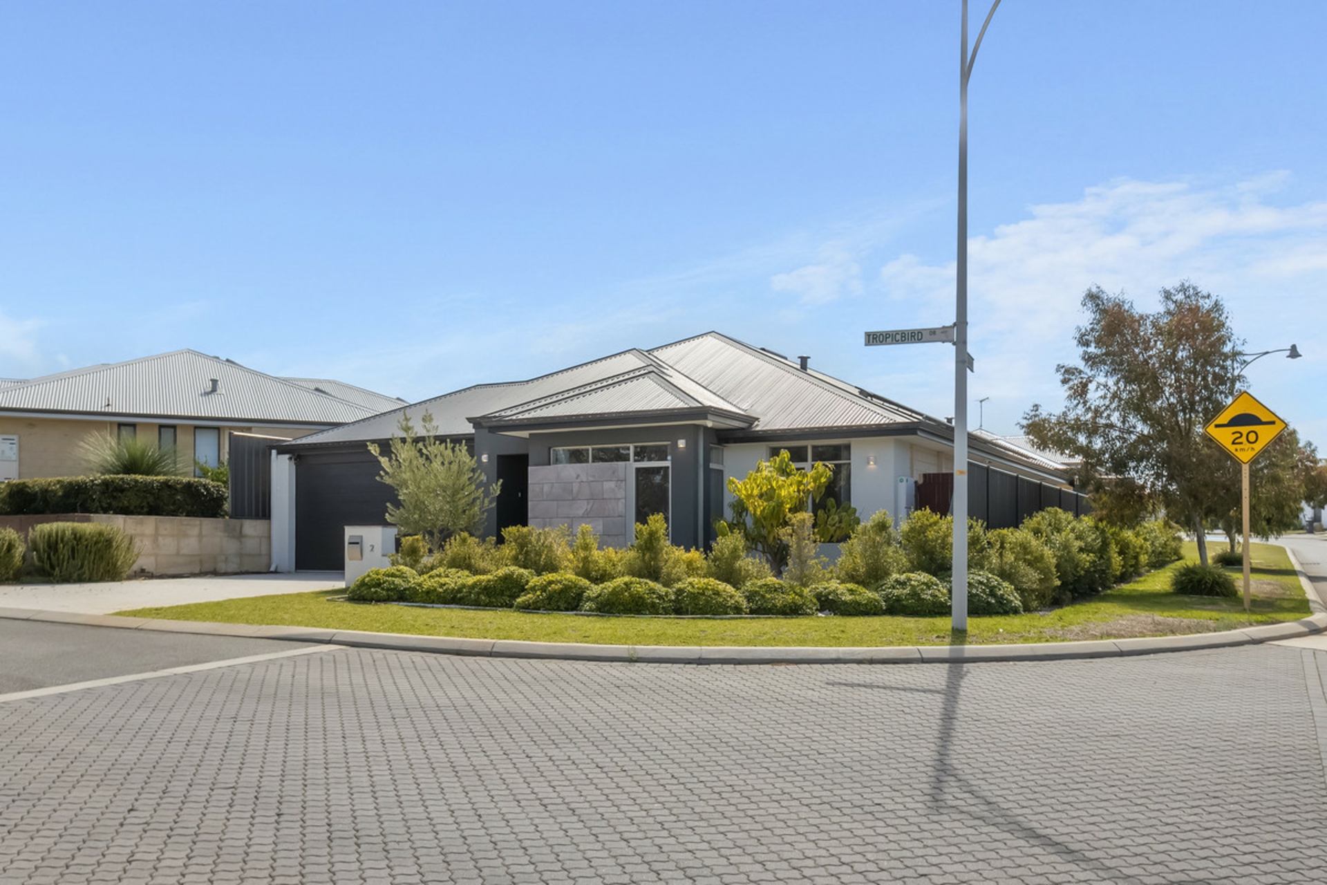 2 Tropicbird Drive, BANKSIA GROVE