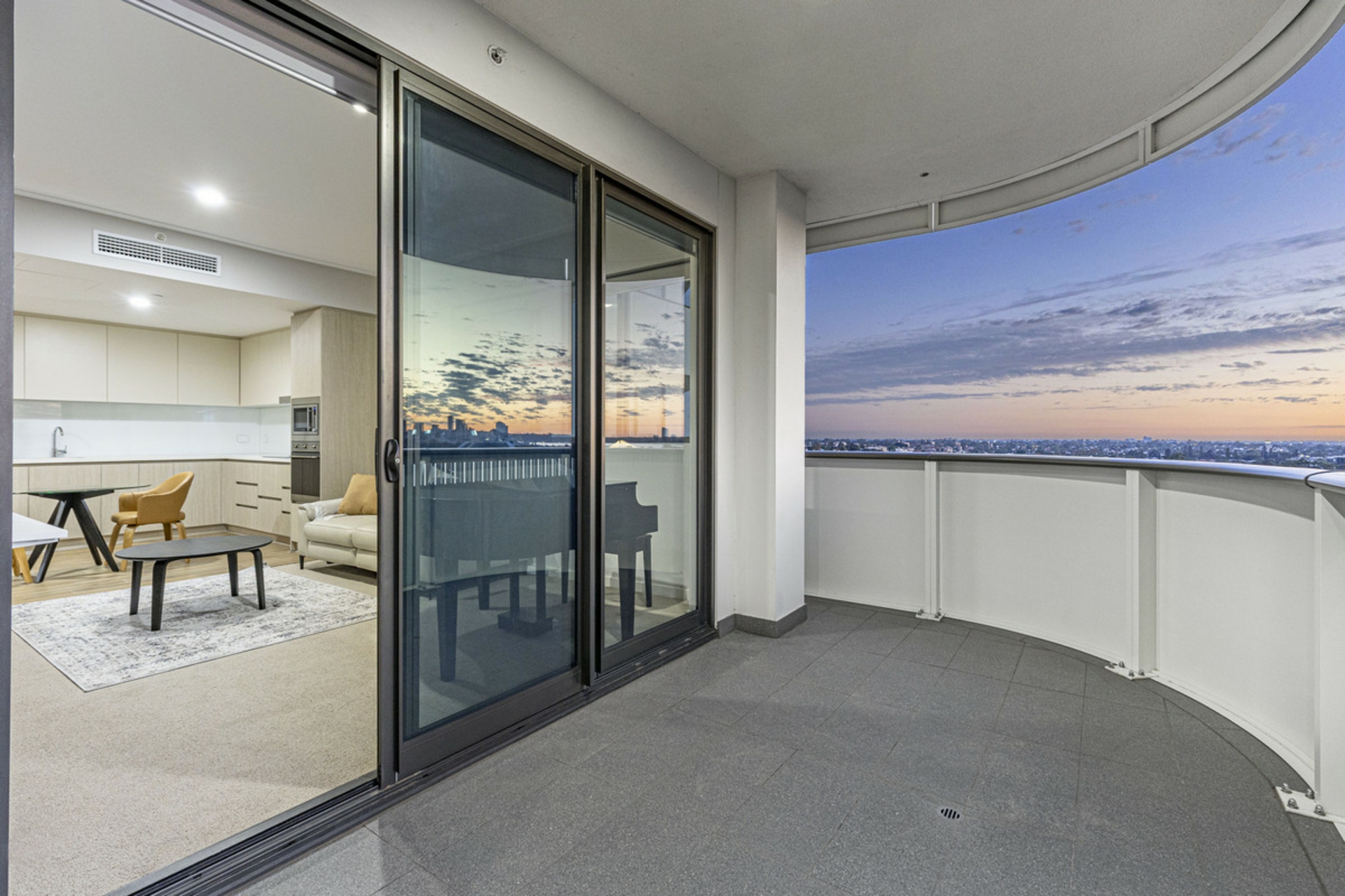 1110/118 Goodwood Parade, BURSWOOD