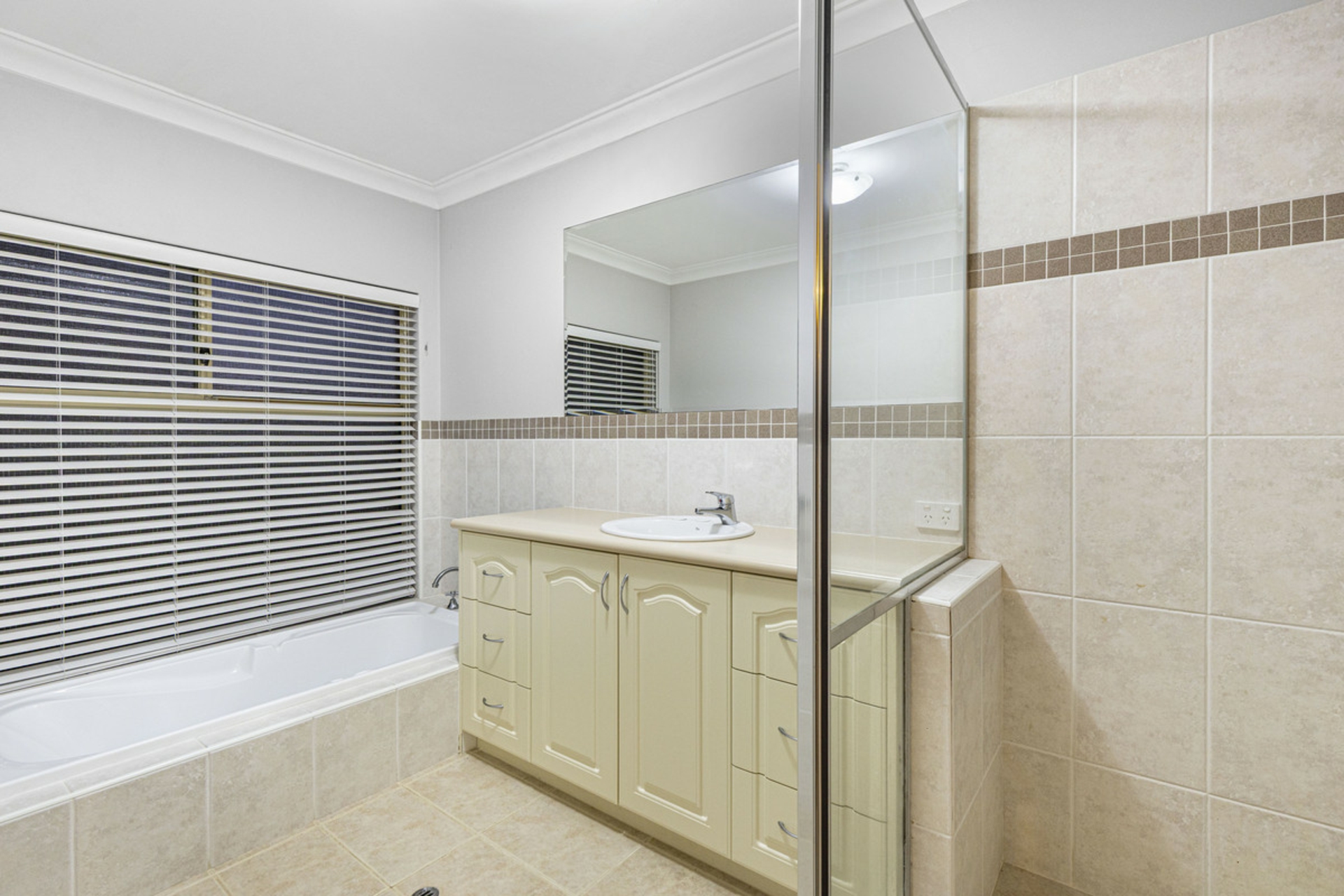 38 Coronado Ridge, ILUKA